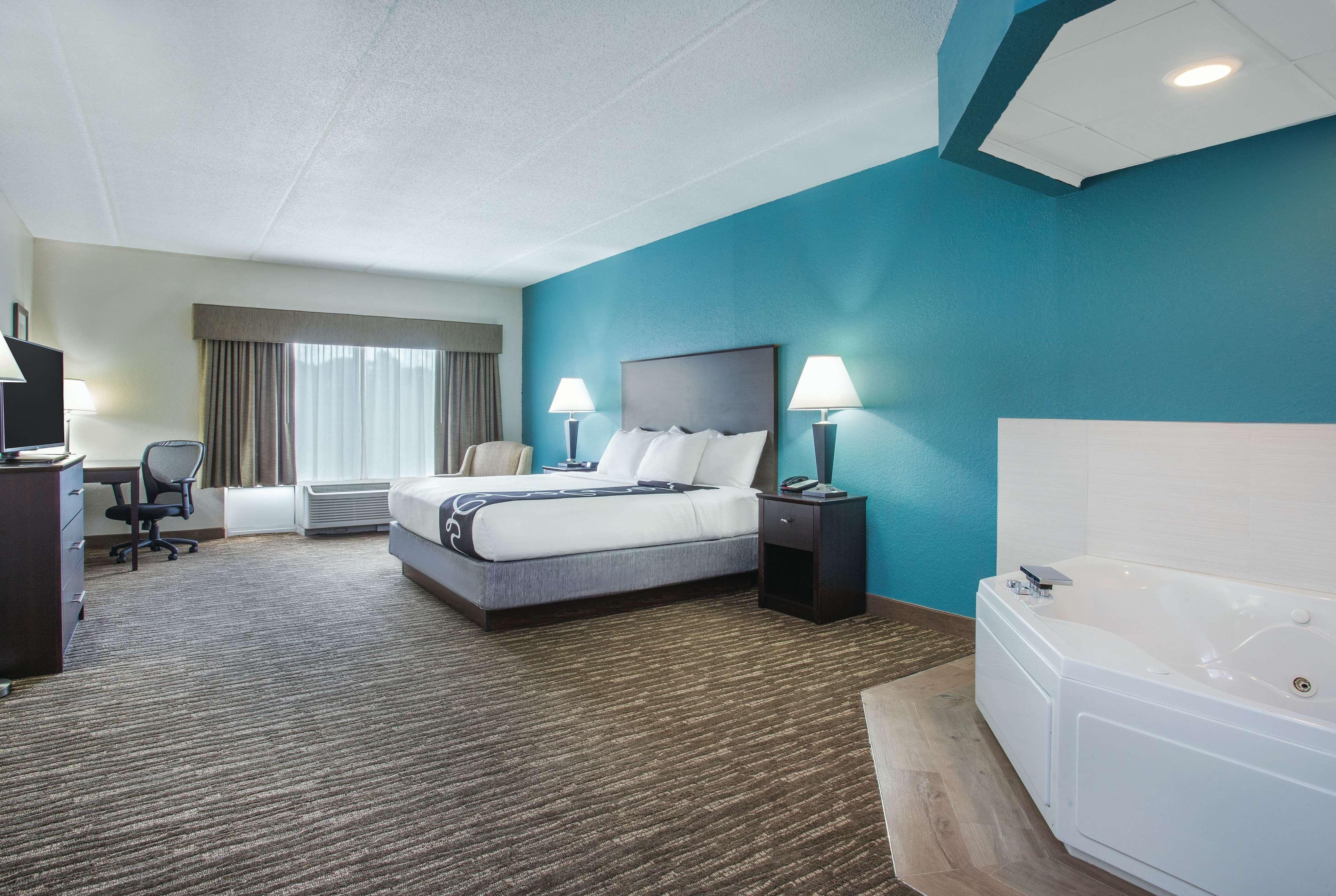 Hotel Comfort & I75 2*