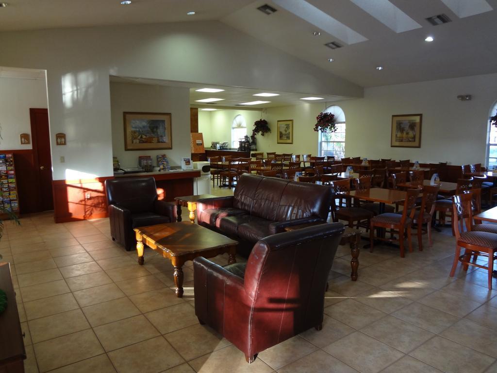 Econo Airport - Rj Stadium Lodge *