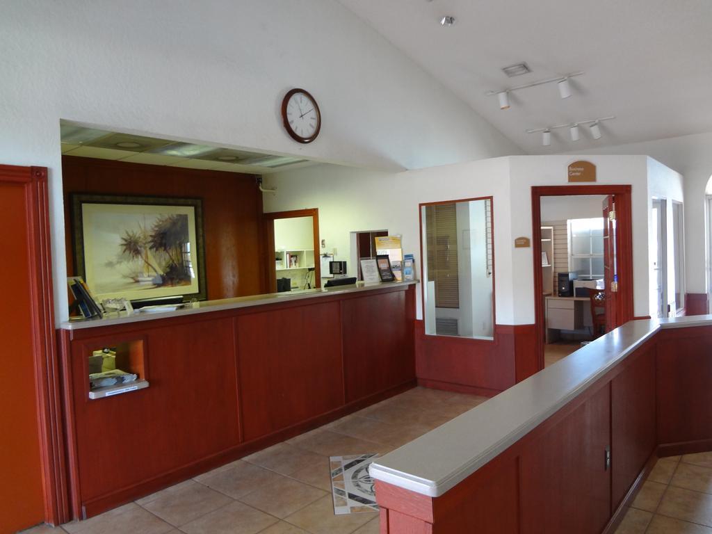 Lodge Econo Airport - Rj Stadium Tampa