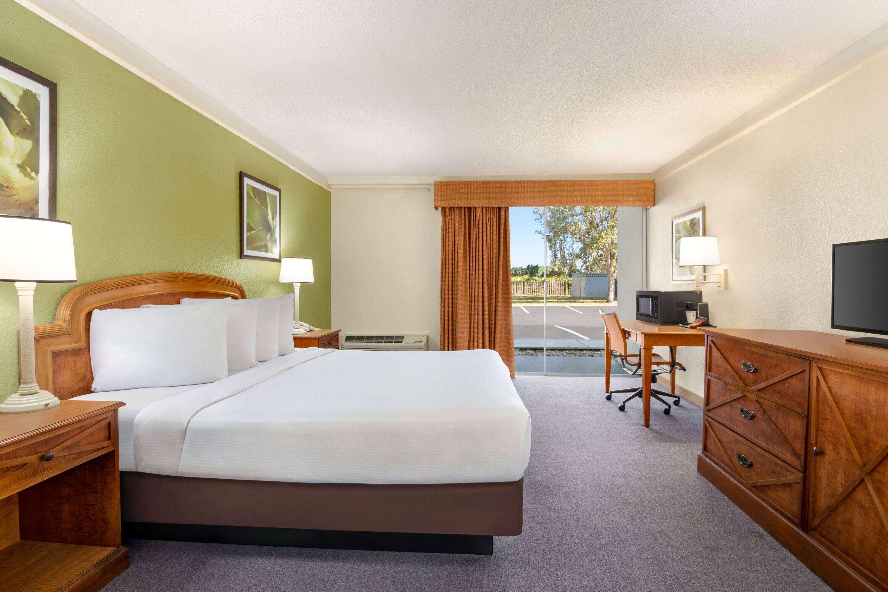 Baymont By Wyndham Daytona - Intl Speedway 3* Daytona Beach
