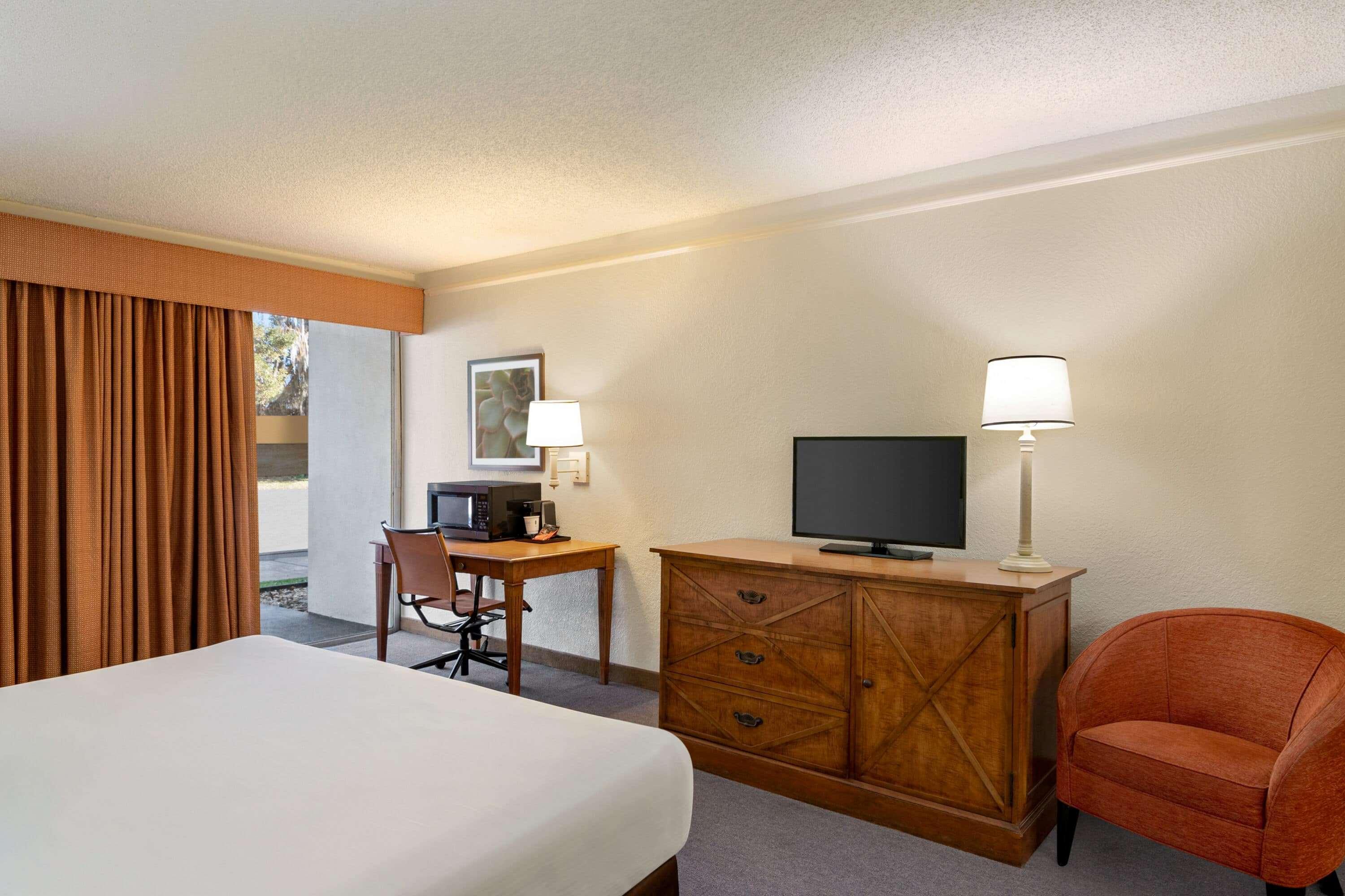 Hotel Baymont By Wyndham Daytona - Intl Speedway Daytona Beach