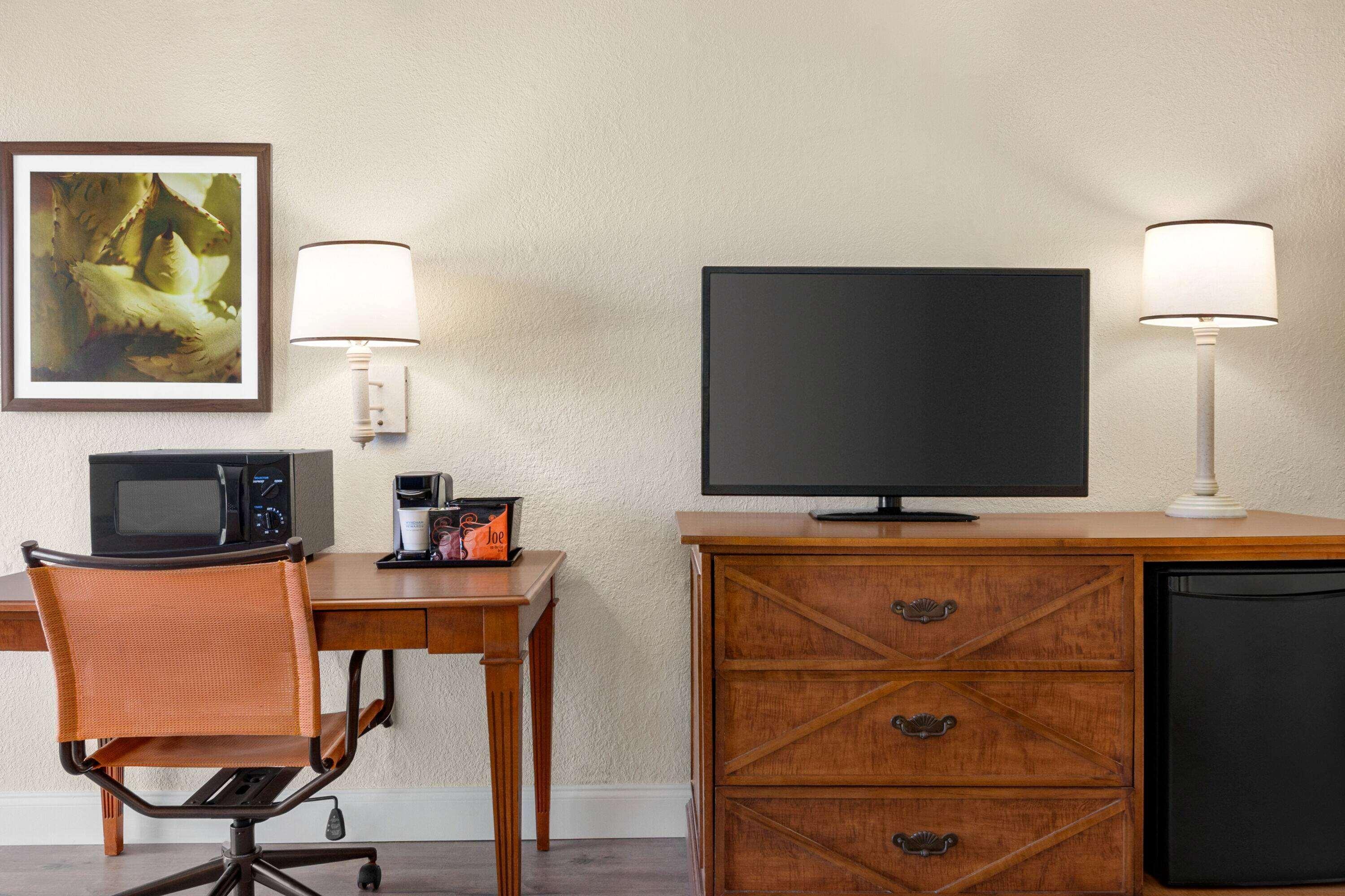 Hotel Baymont By Wyndham Daytona - Intl Speedway
