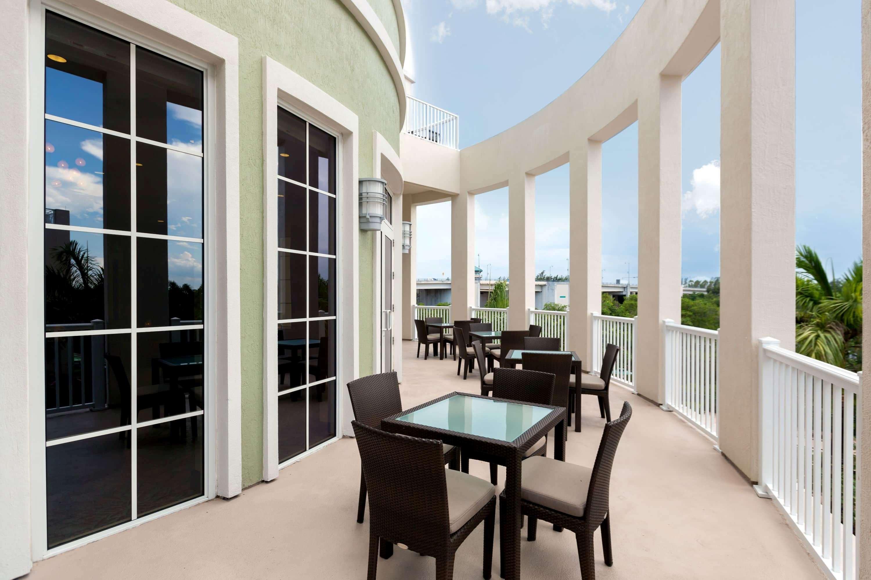 Wyndham Grand At Harbourside Place
