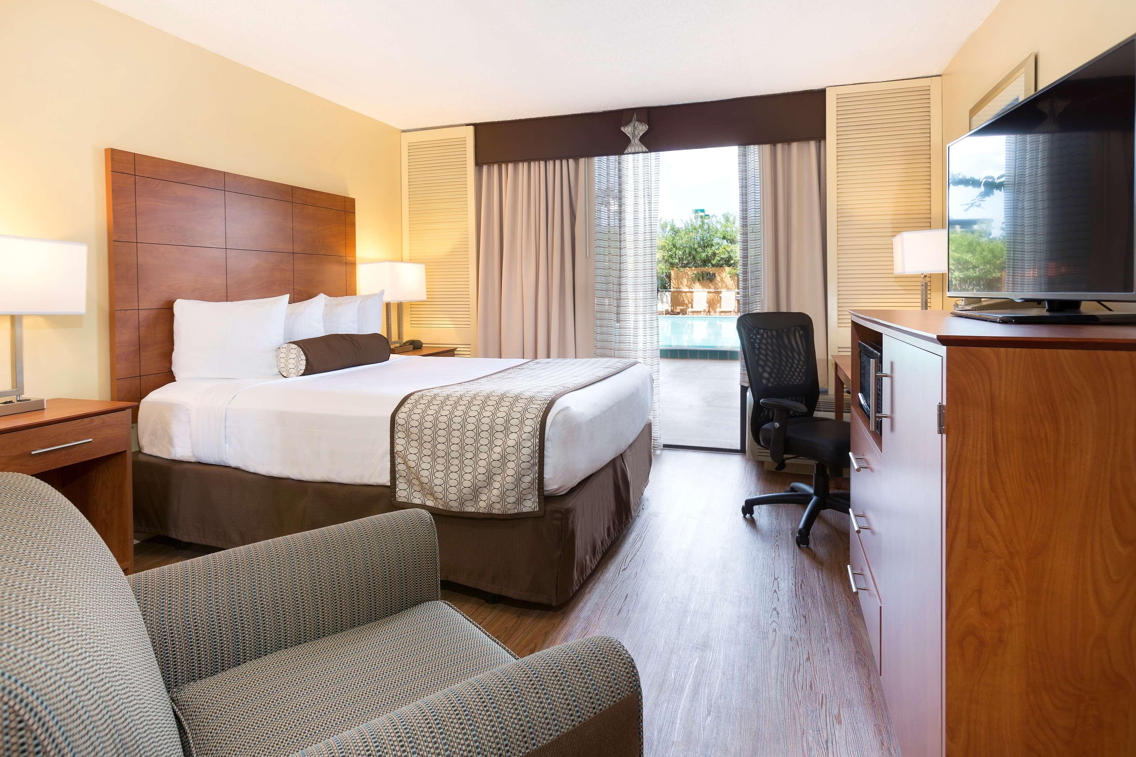 Hotel Western Gateway 4*