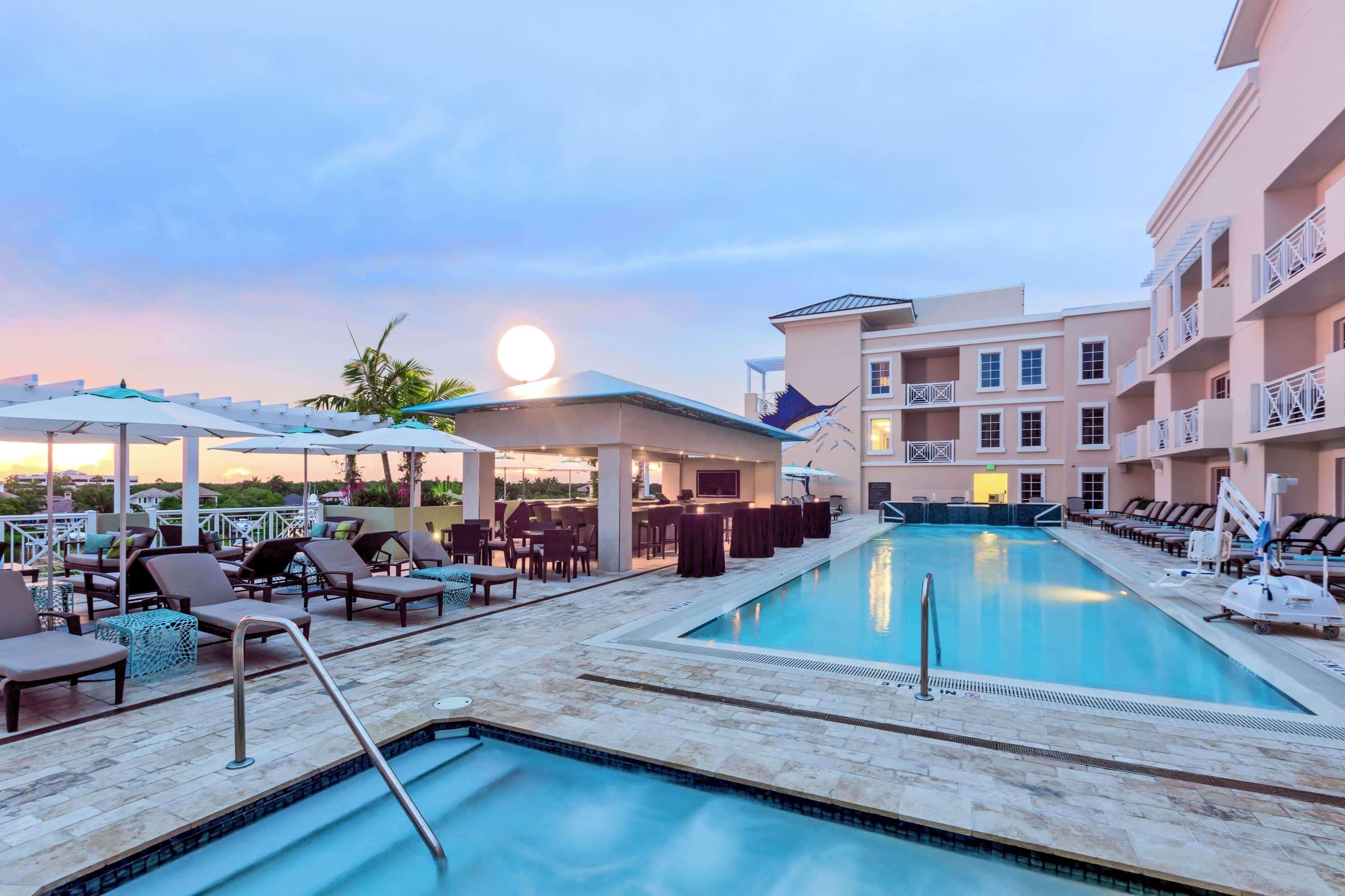Wyndham Grand At Harbourside Place Hotel 4*