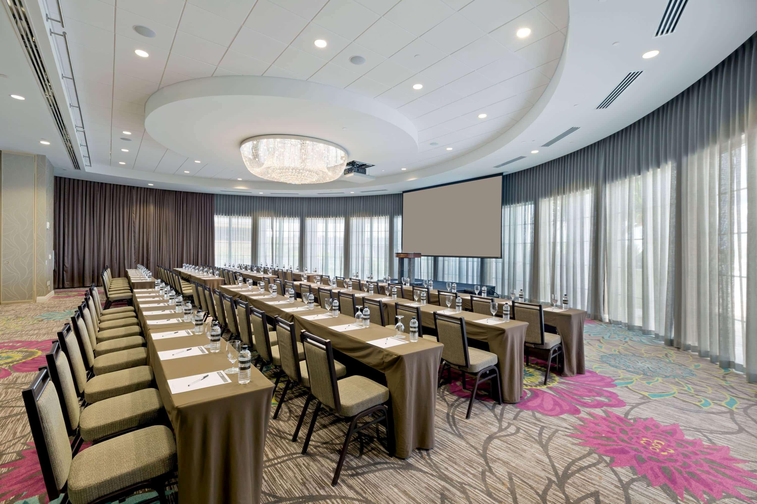 Wyndham Grand At Harbourside Place