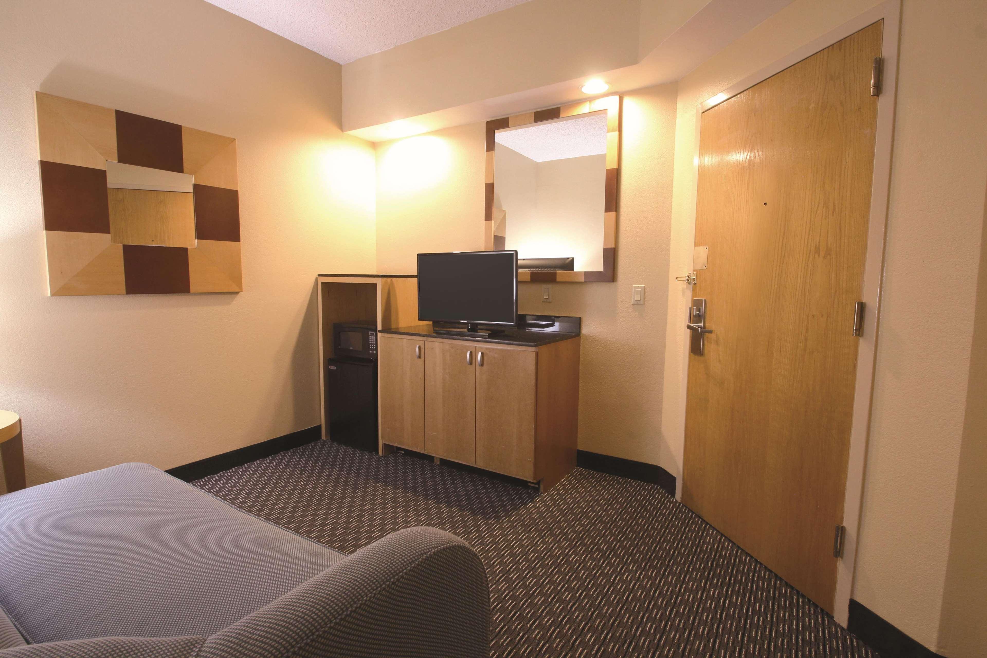 La Quinta By Wyndham West Palm Airport Hotel West Palm Beach