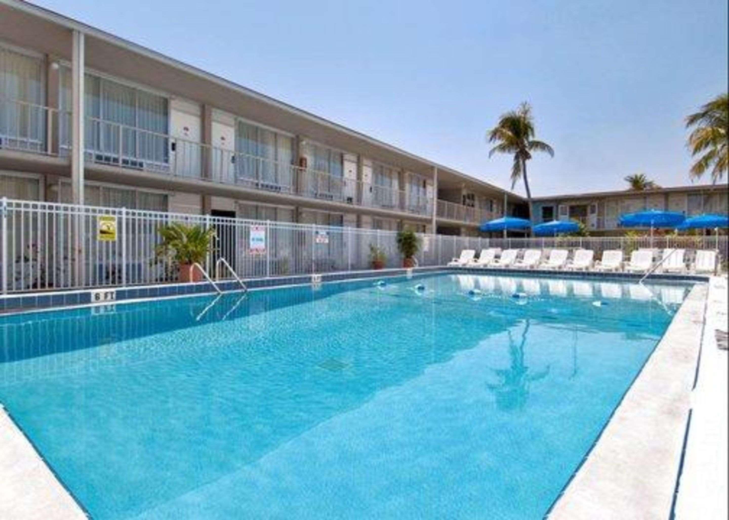 Days By Wyndham Hotel 3*