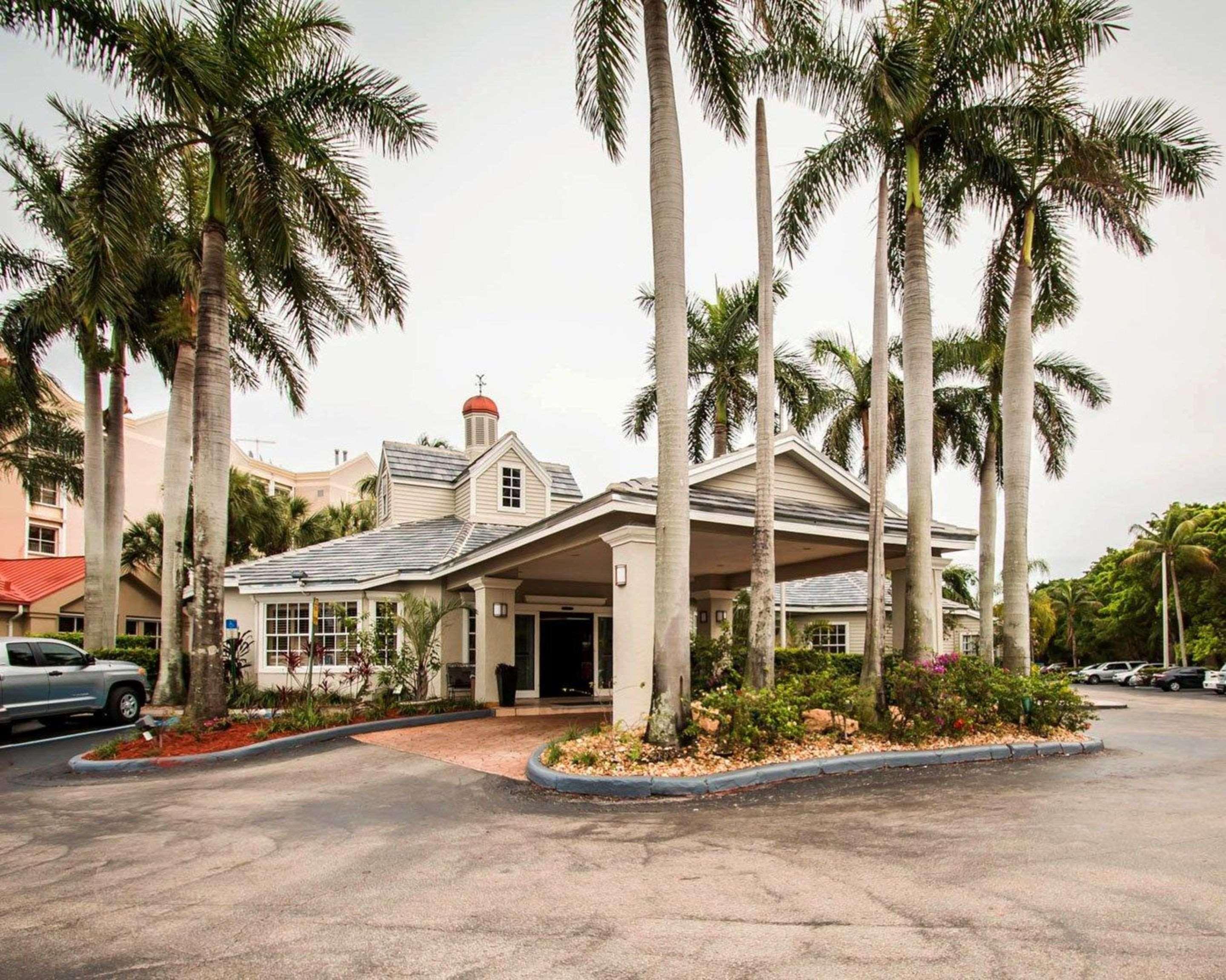 Hotolos Hotel