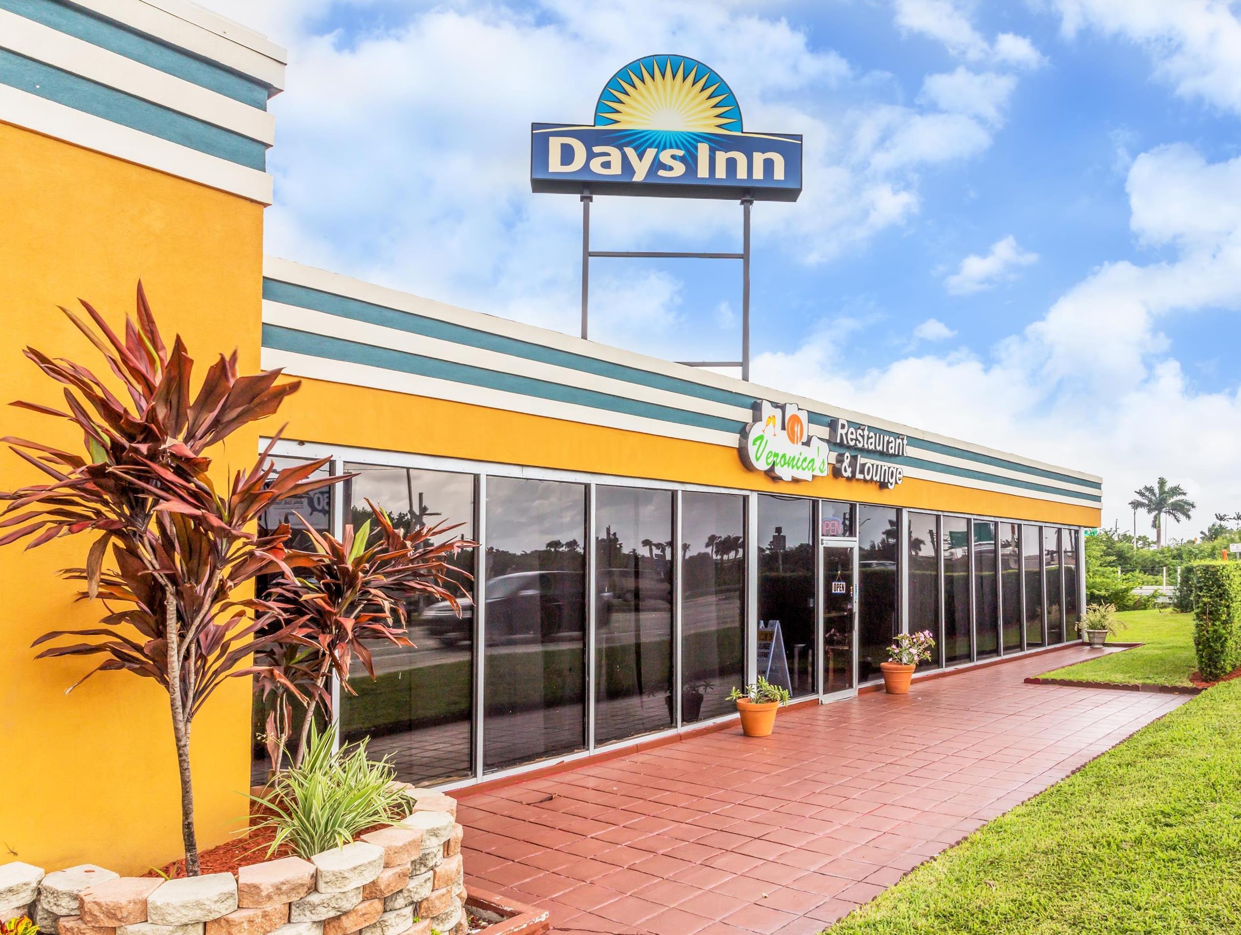 Days By Wyndham Lauderdale-oakland Park Airport N Fort Lauderdale