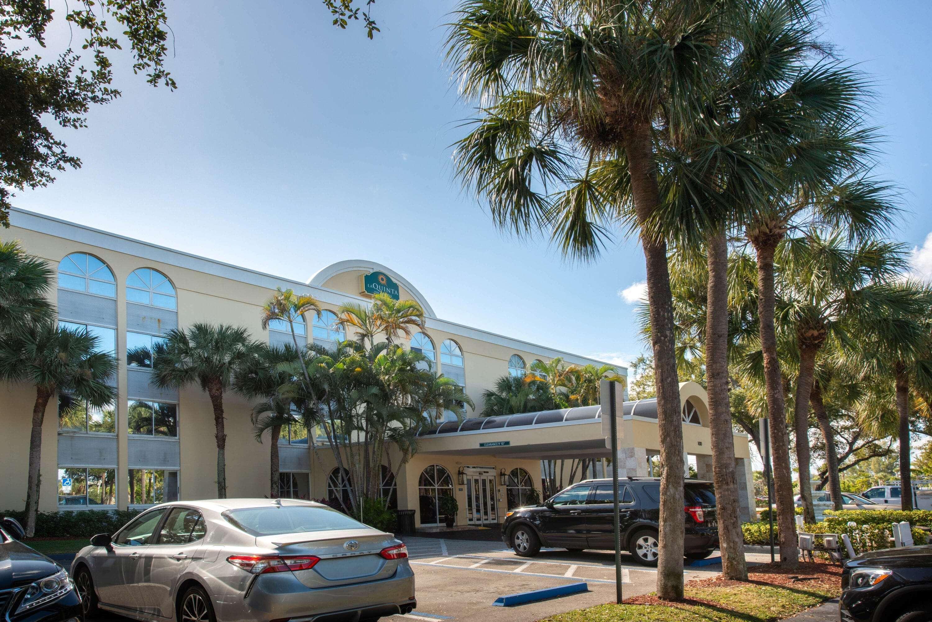 La Quinta I-95 Deerfield - Next To The Depot & Behind The Wawa