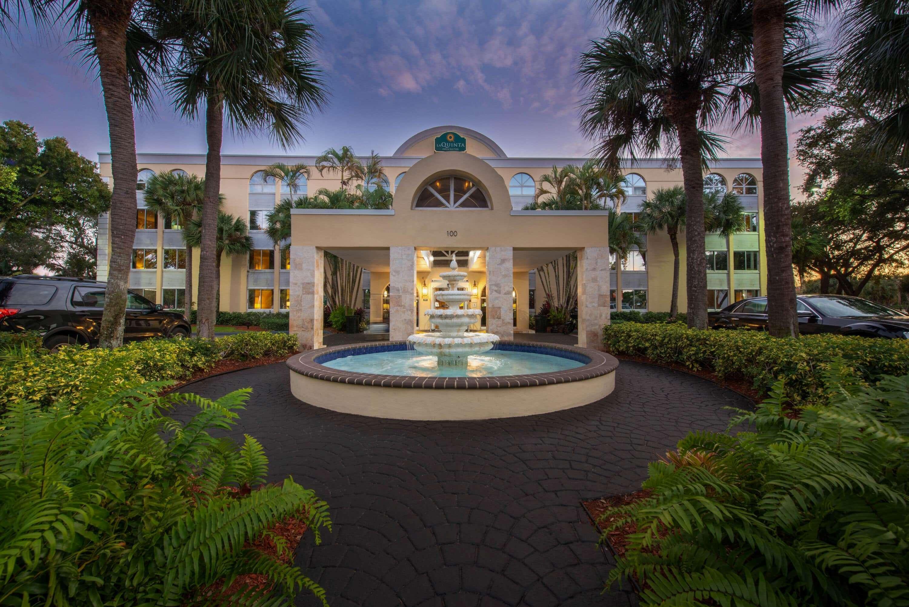 La Quinta I-95 Deerfield - Next To The Depot & Behind The Wawa 3*