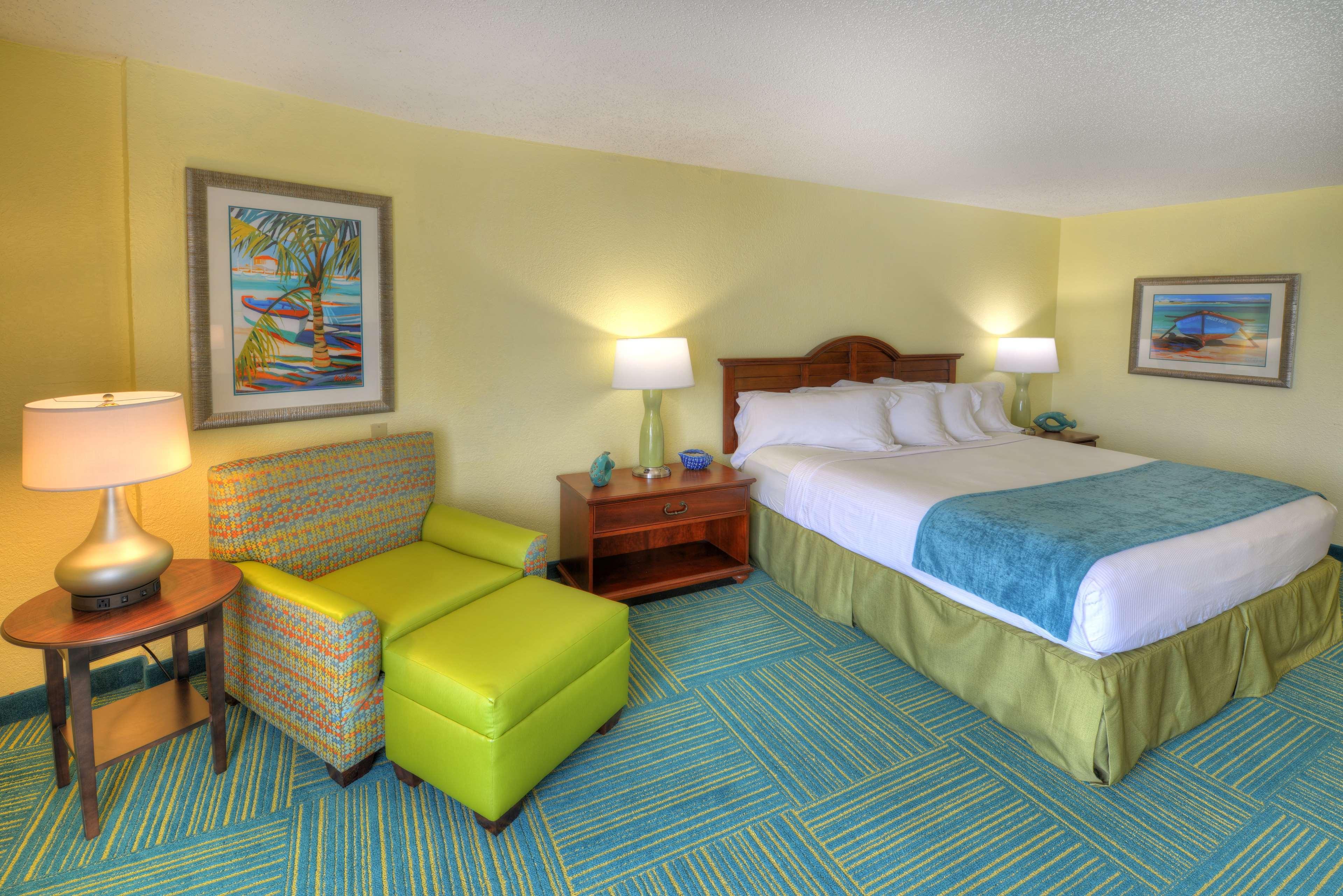 Western Aku Tiki Hotel