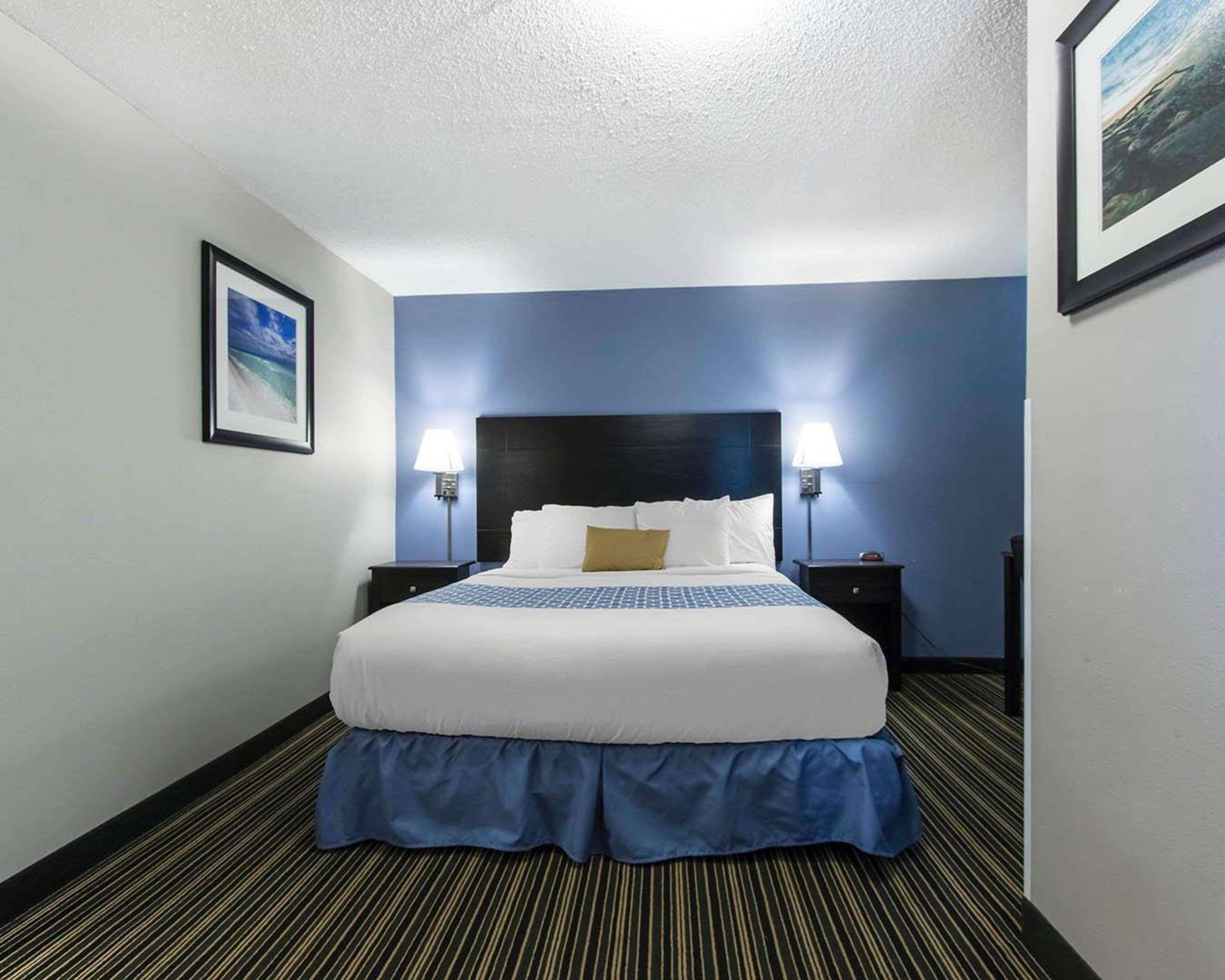 Hotel Suburban Extended Naval Base Area Warrington