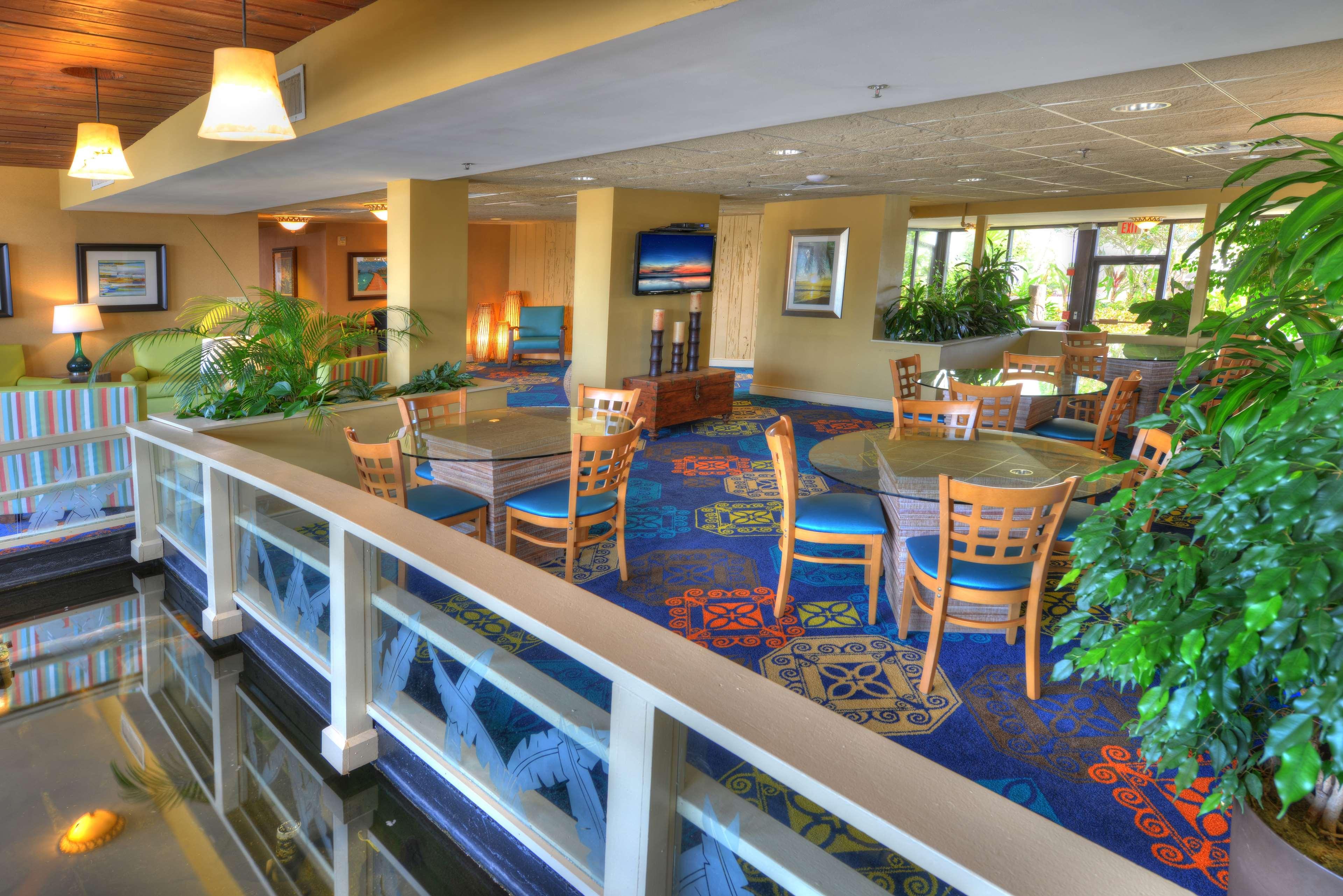 Western Aku Tiki 3* Daytona Beach
