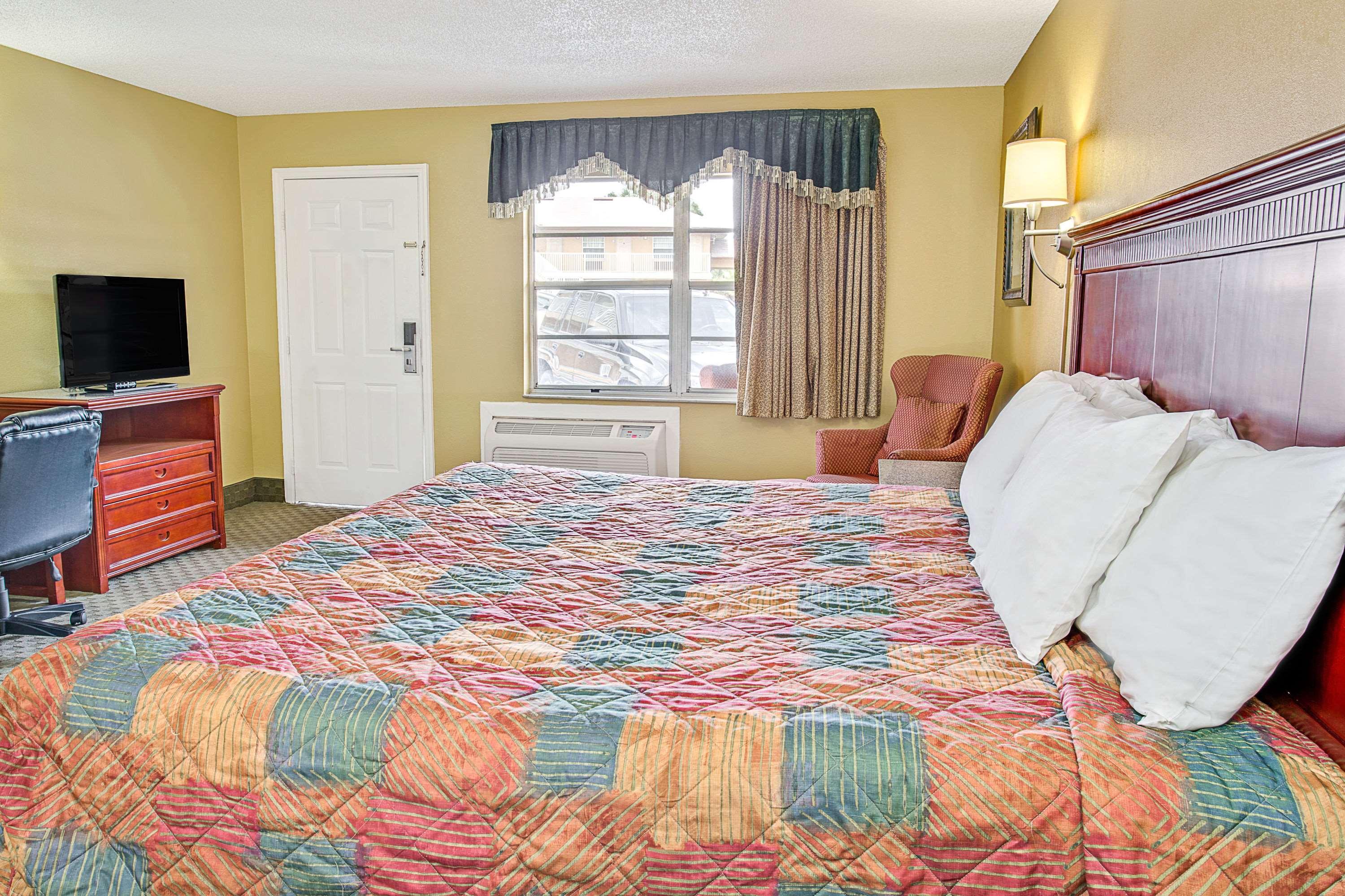 Motel Days By Wyndham Orange City/deland