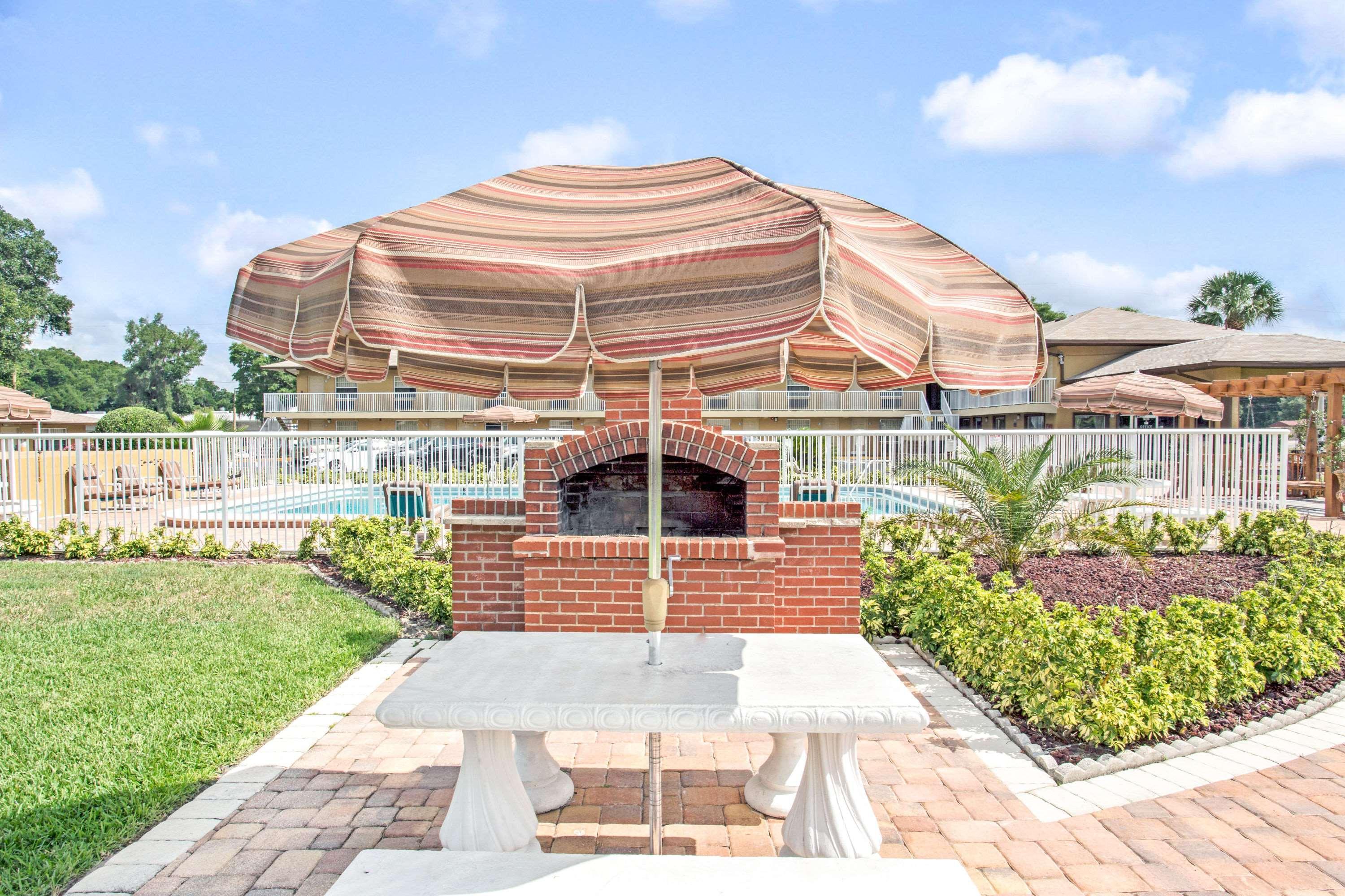 Days By Wyndham Orange City/deland Motel
