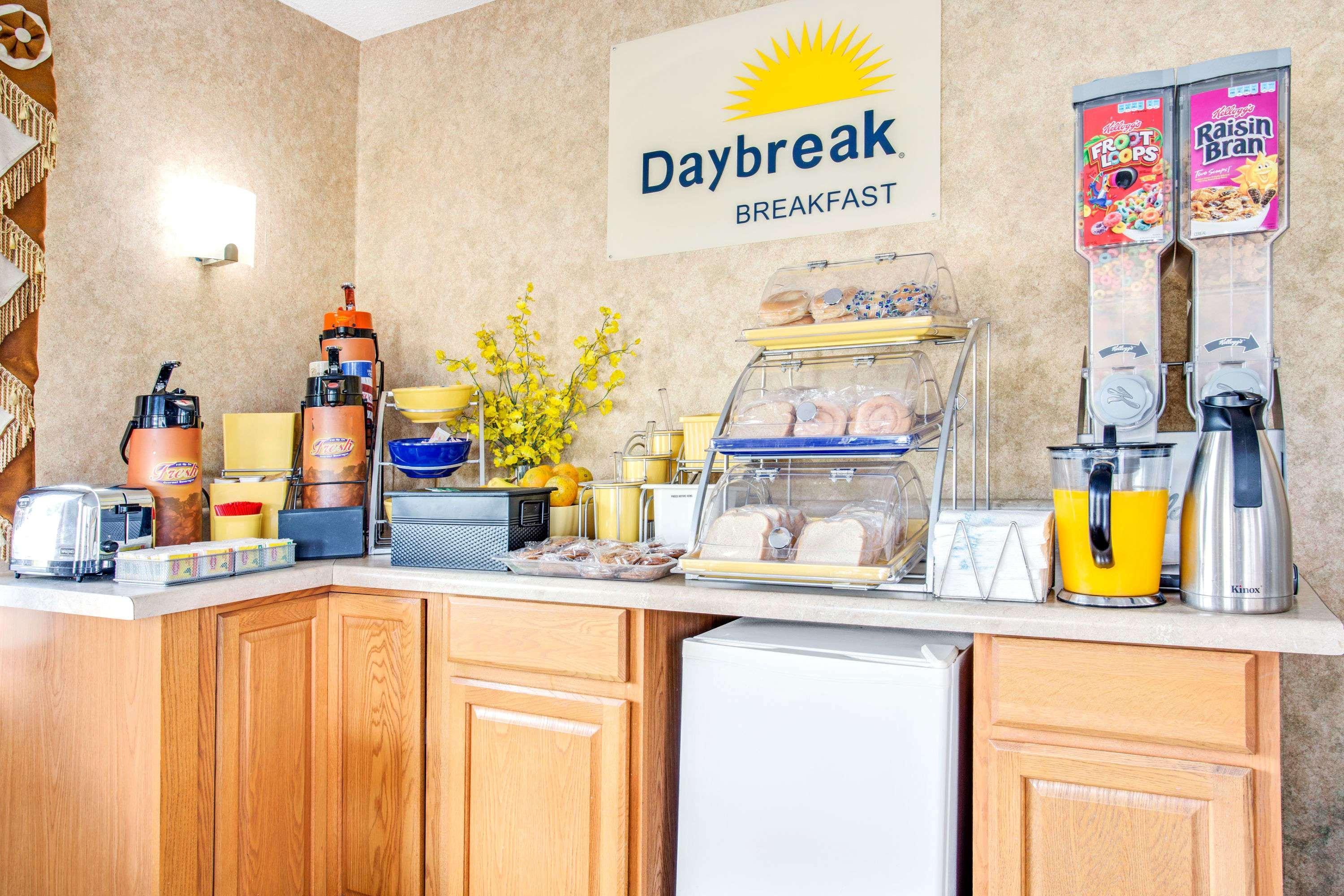 Days By Wyndham Orange City/deland Motel