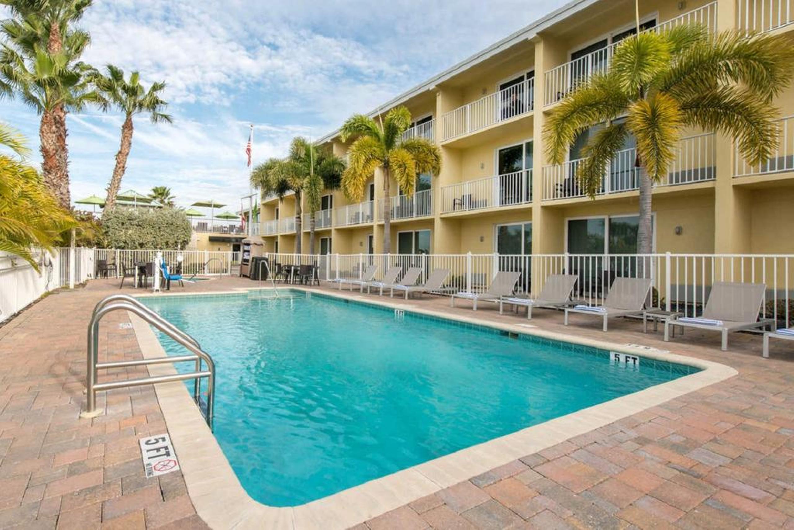 Hotel Treasure Island And Marina 3*