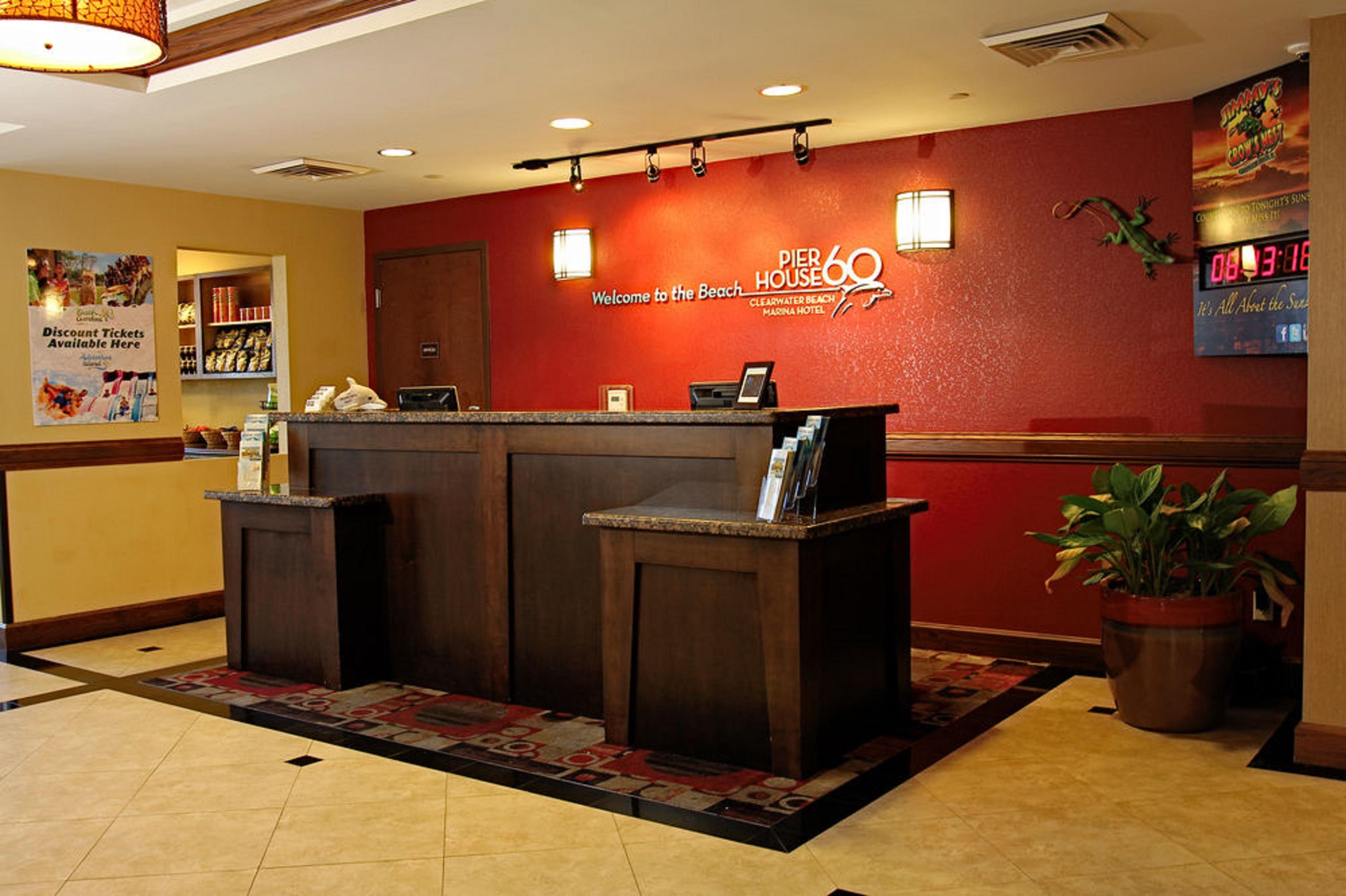 Pier House 60 Clearwater Marina Hotel 3*