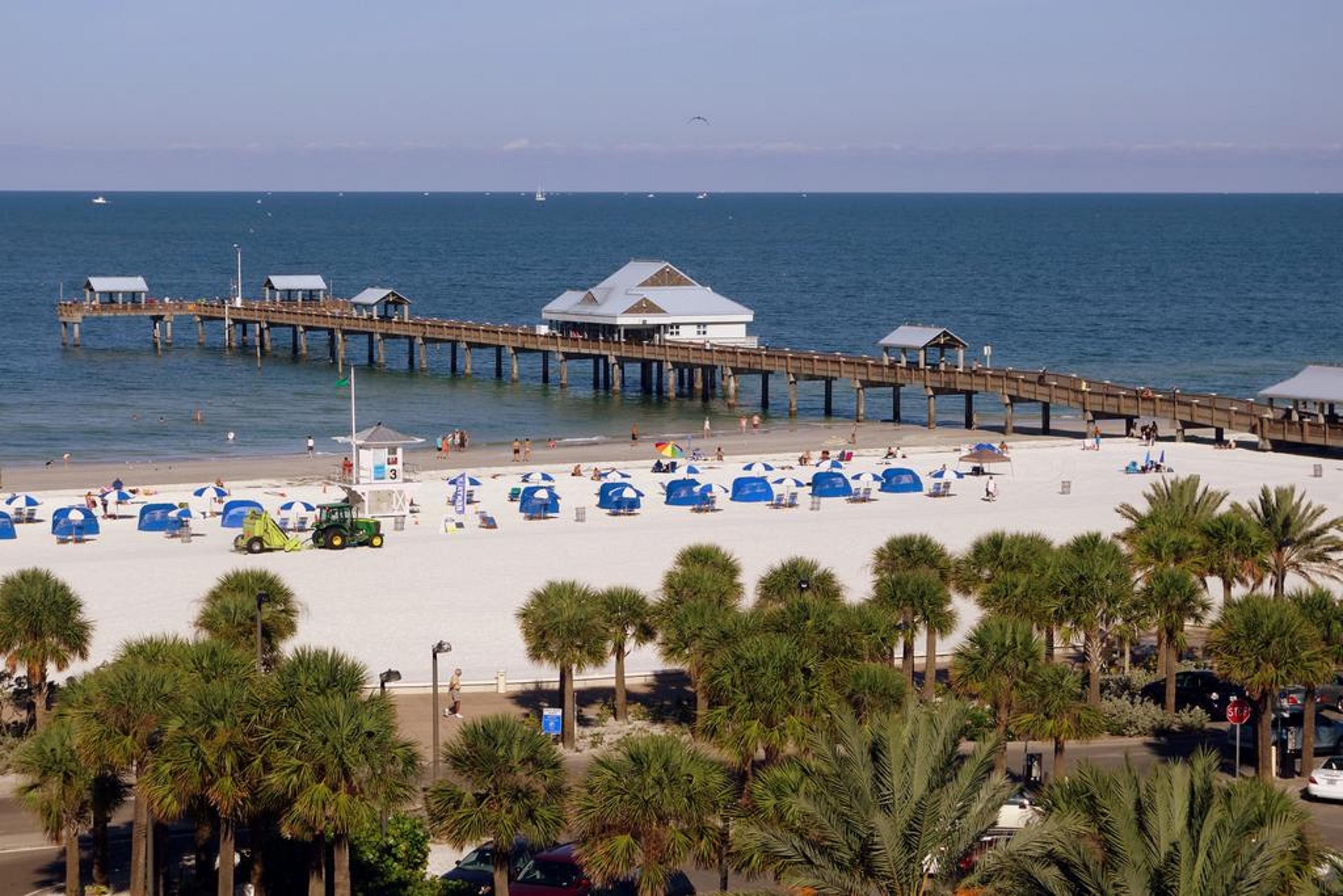 Pier House 60 Clearwater Marina Hotel