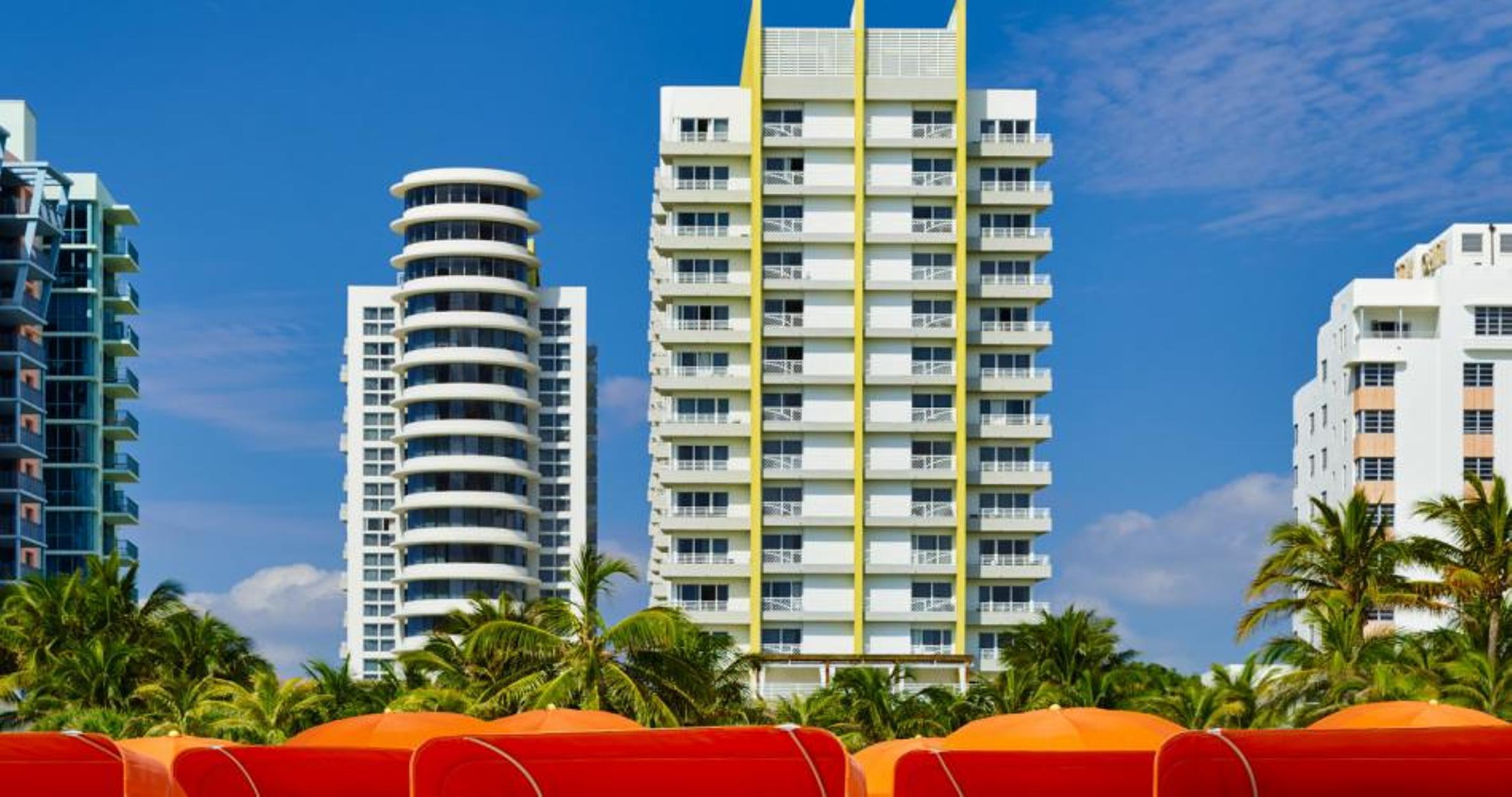 Resort Royal Palm South Miami, A Tribute Portfolio