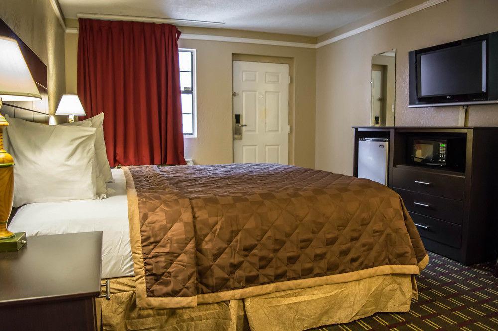 Rodeway Near Ybor - Casino Inn 2*