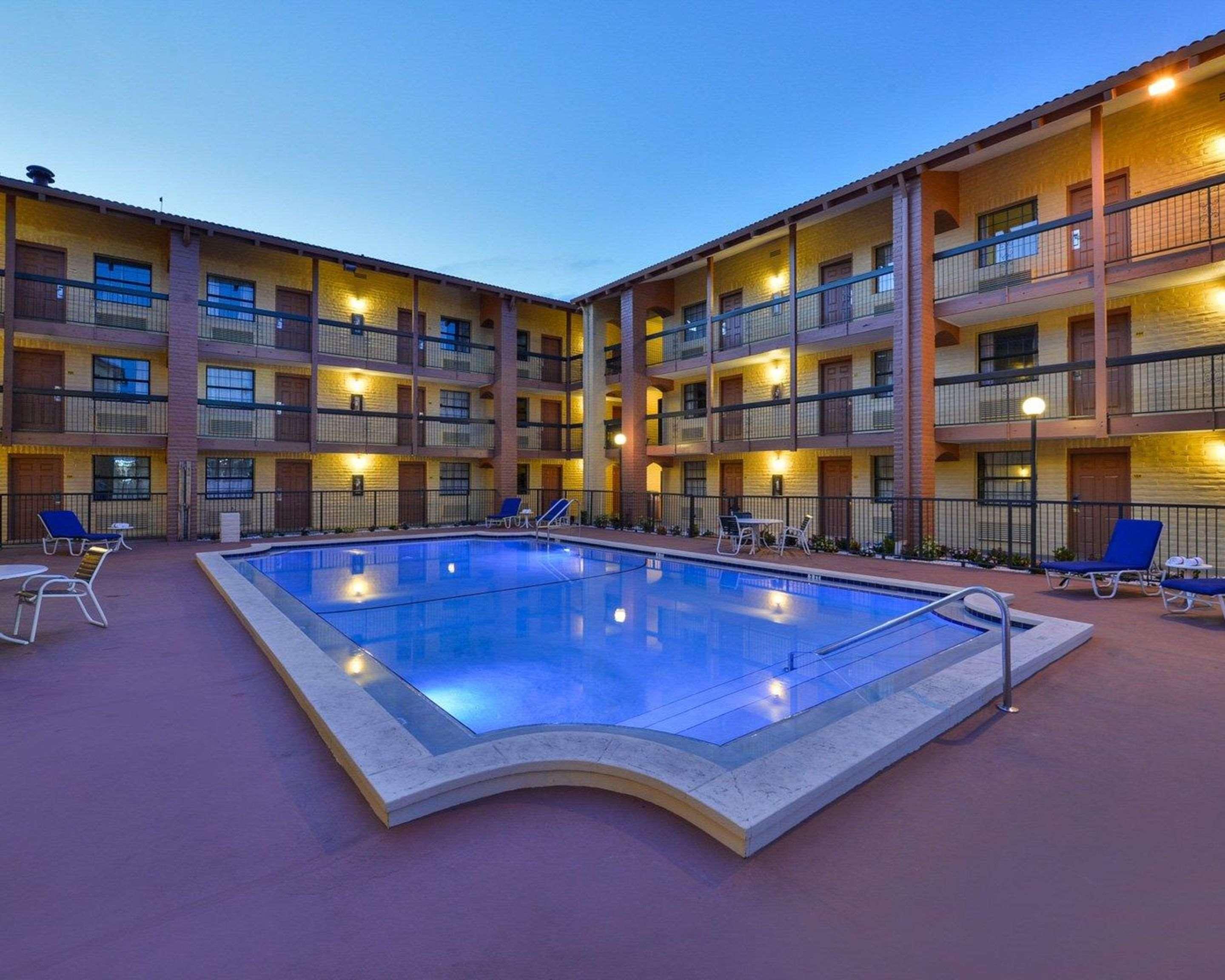 Rodeway Near Ybor - Casino Inn 2*