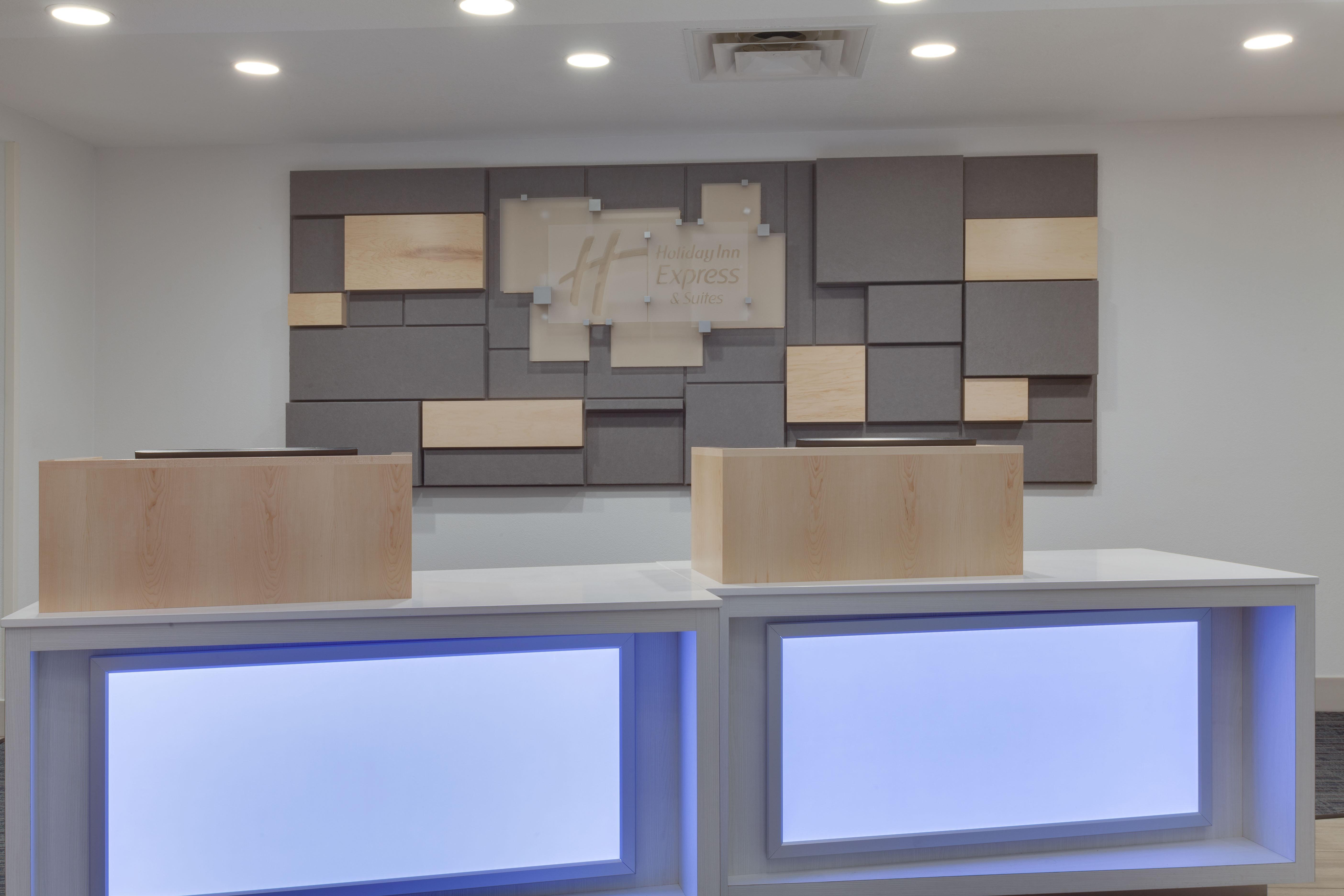 Express & International Airport By Ihg Hotel 2*