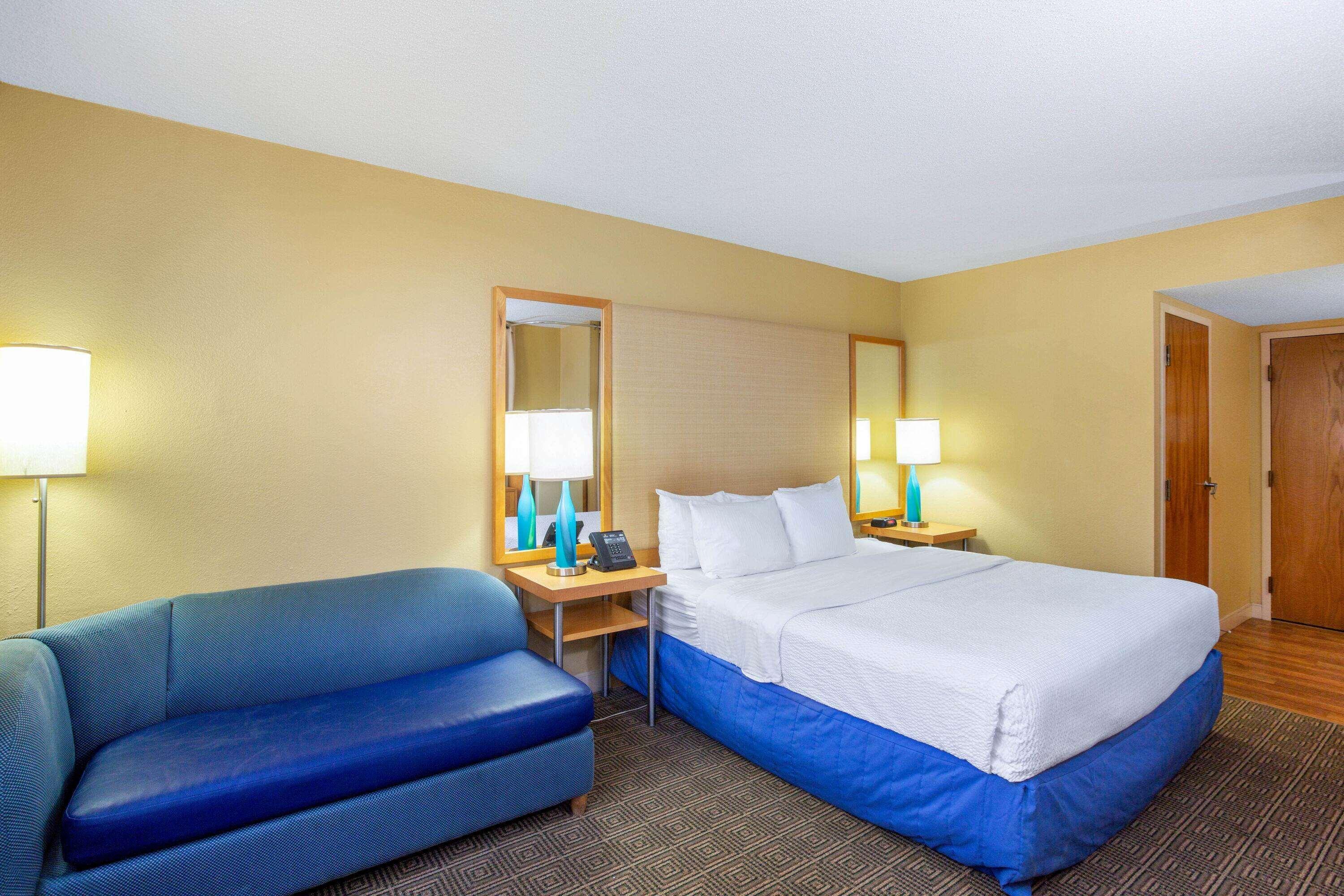 La Quinta By Wyndham Downtown Hotel