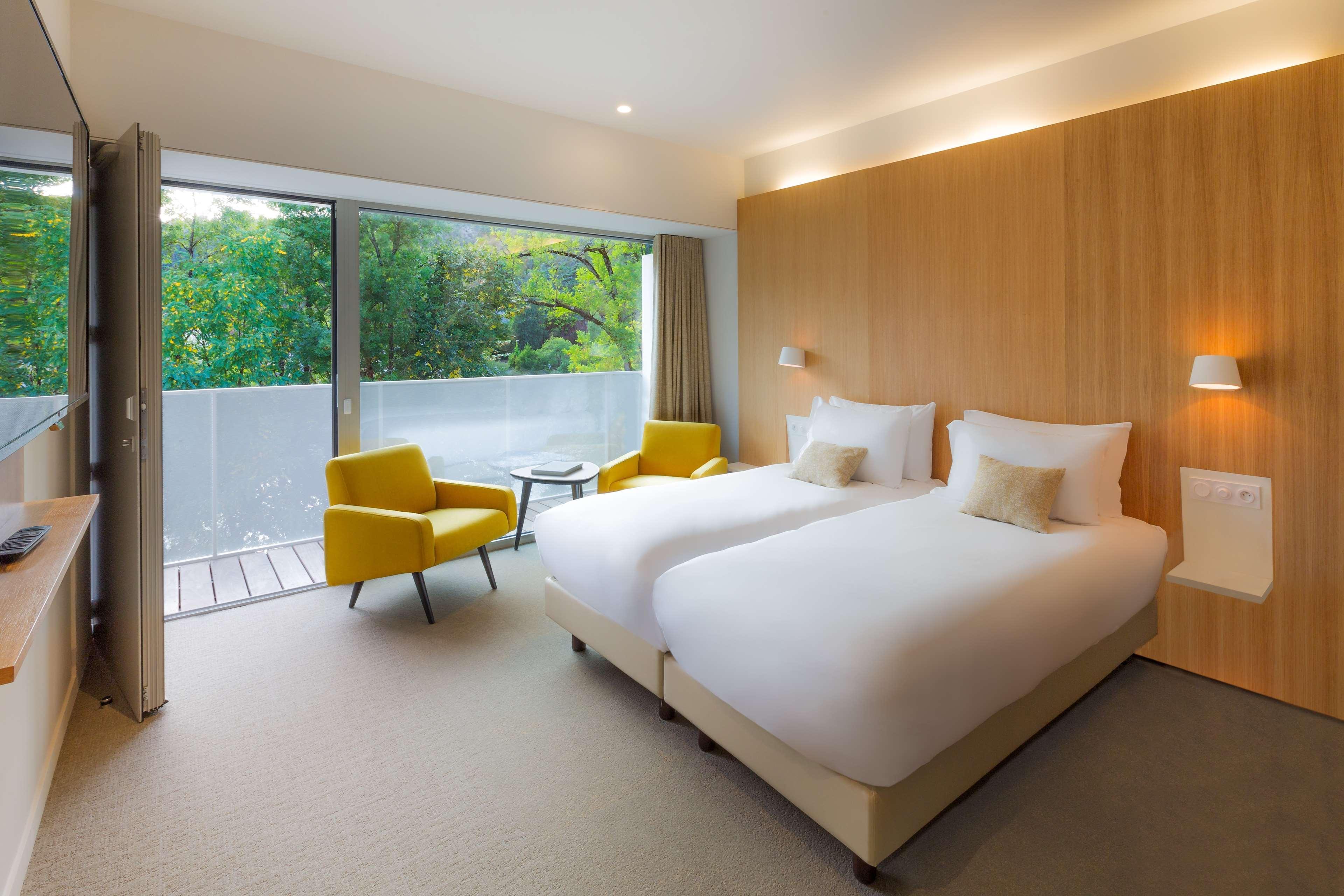 Western Waterfront Hotel 3*