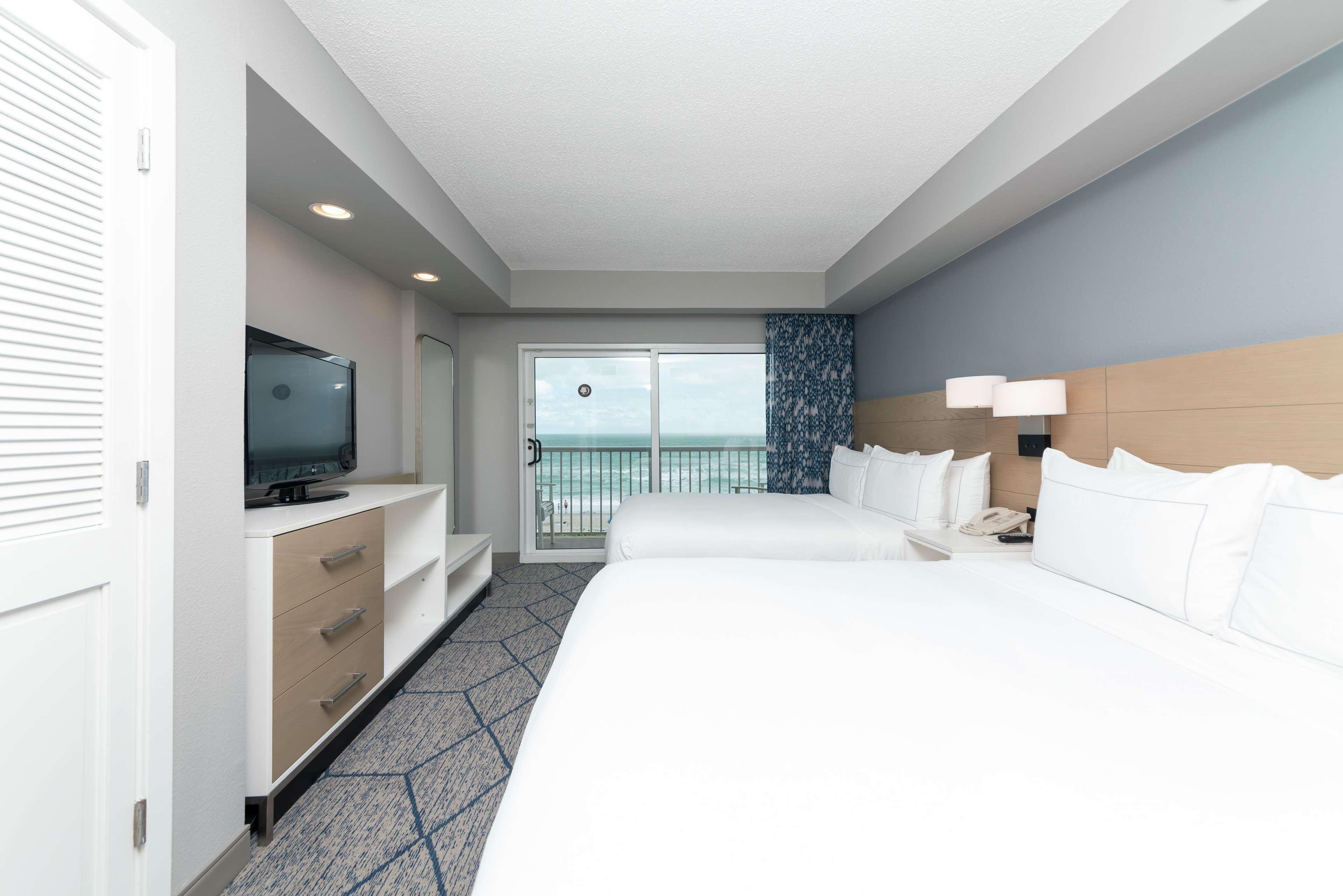 Hotel Doubletree By Hilton Oceanfront 4*