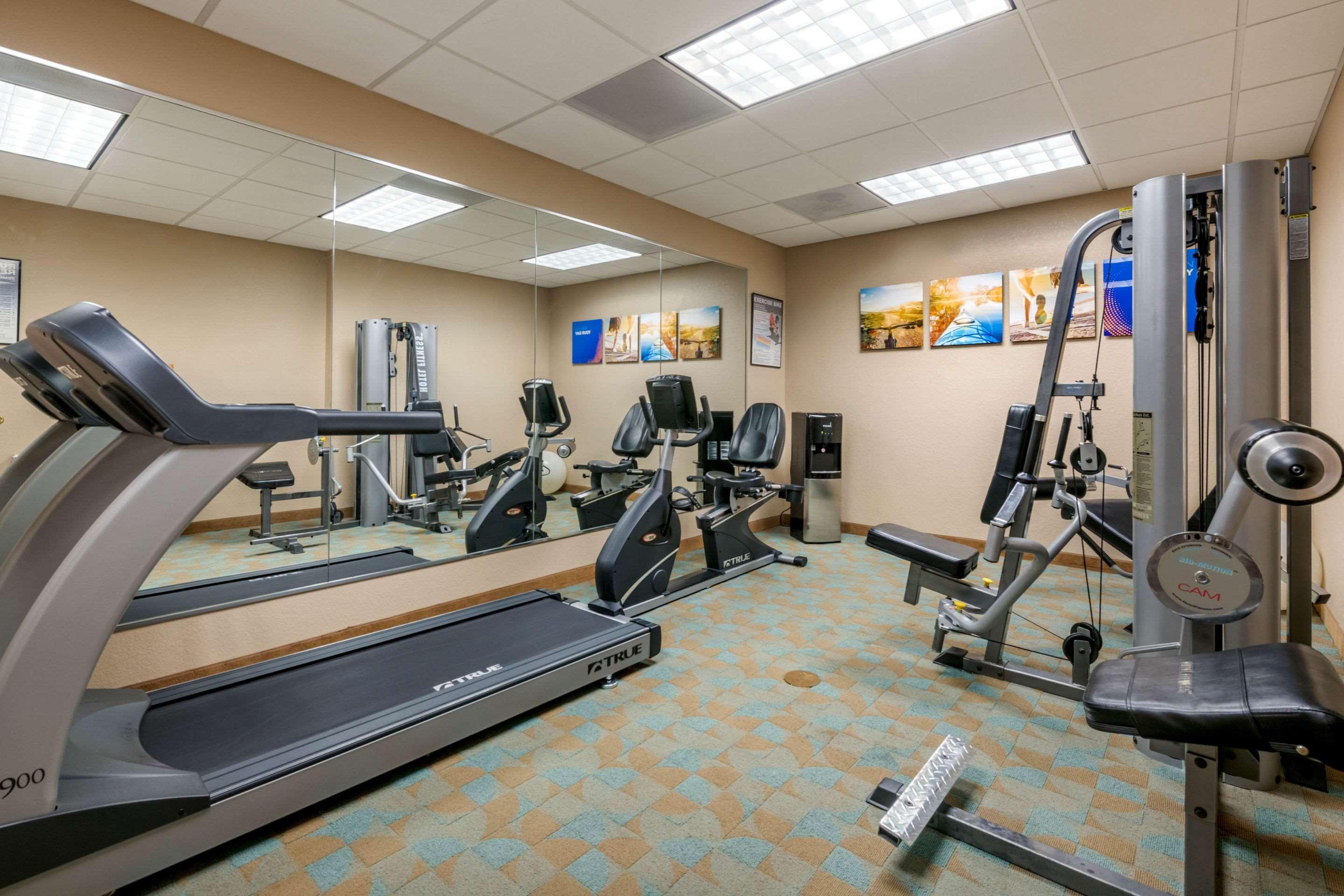 Hotel Comfort & Northeast - Gateway St. Petersburg