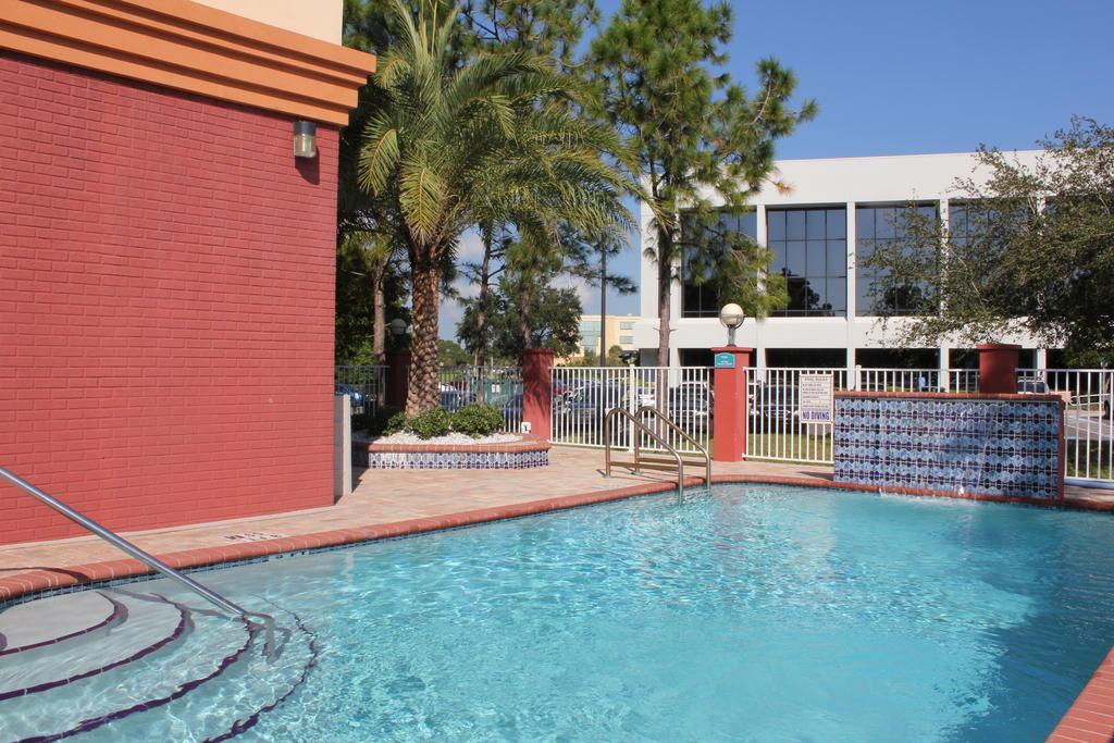 Comfort & Northeast - Gateway Hotel 3*