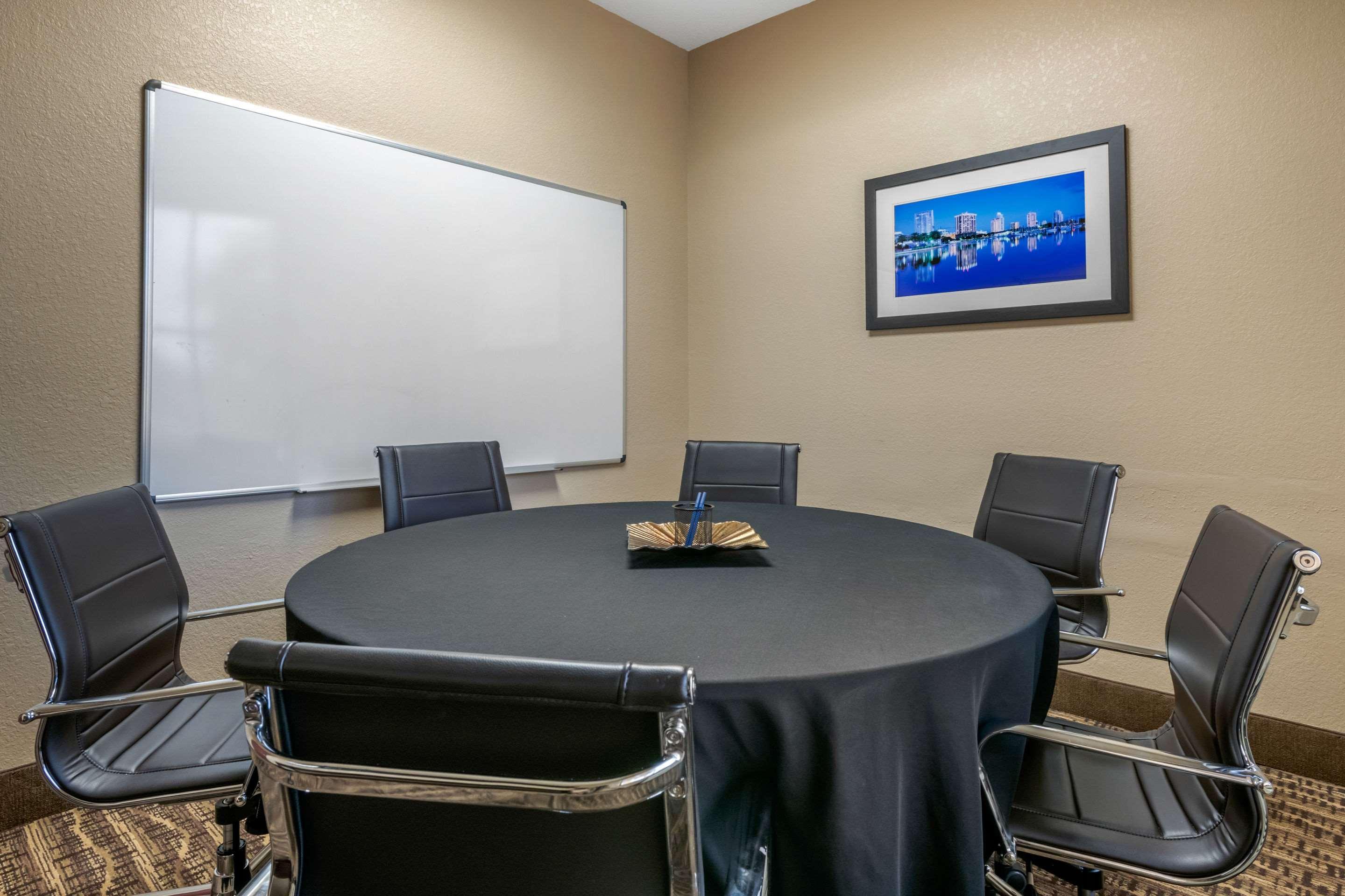 Comfort & Northeast - Gateway Hotel