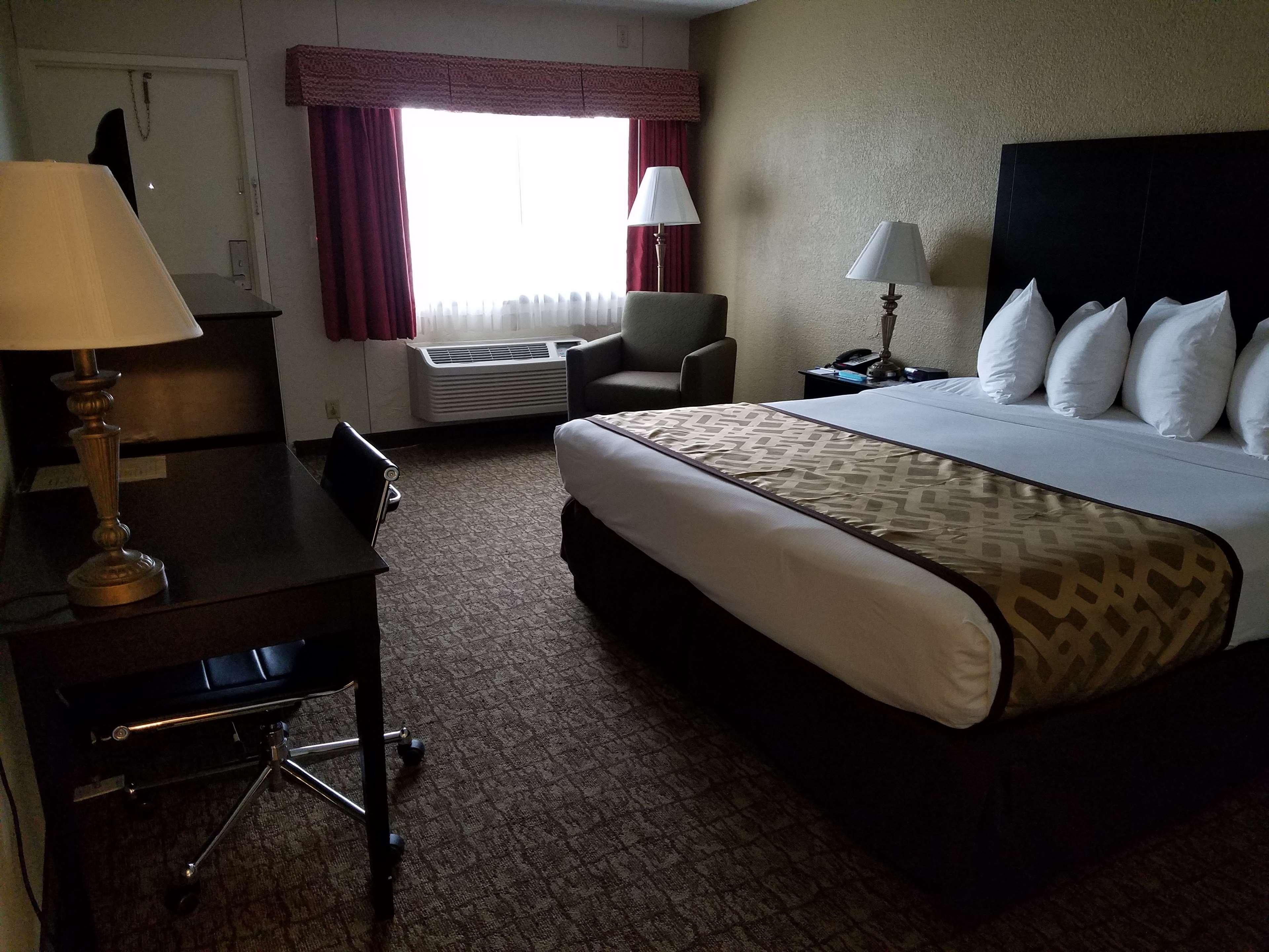 Western Crossroads Hotel