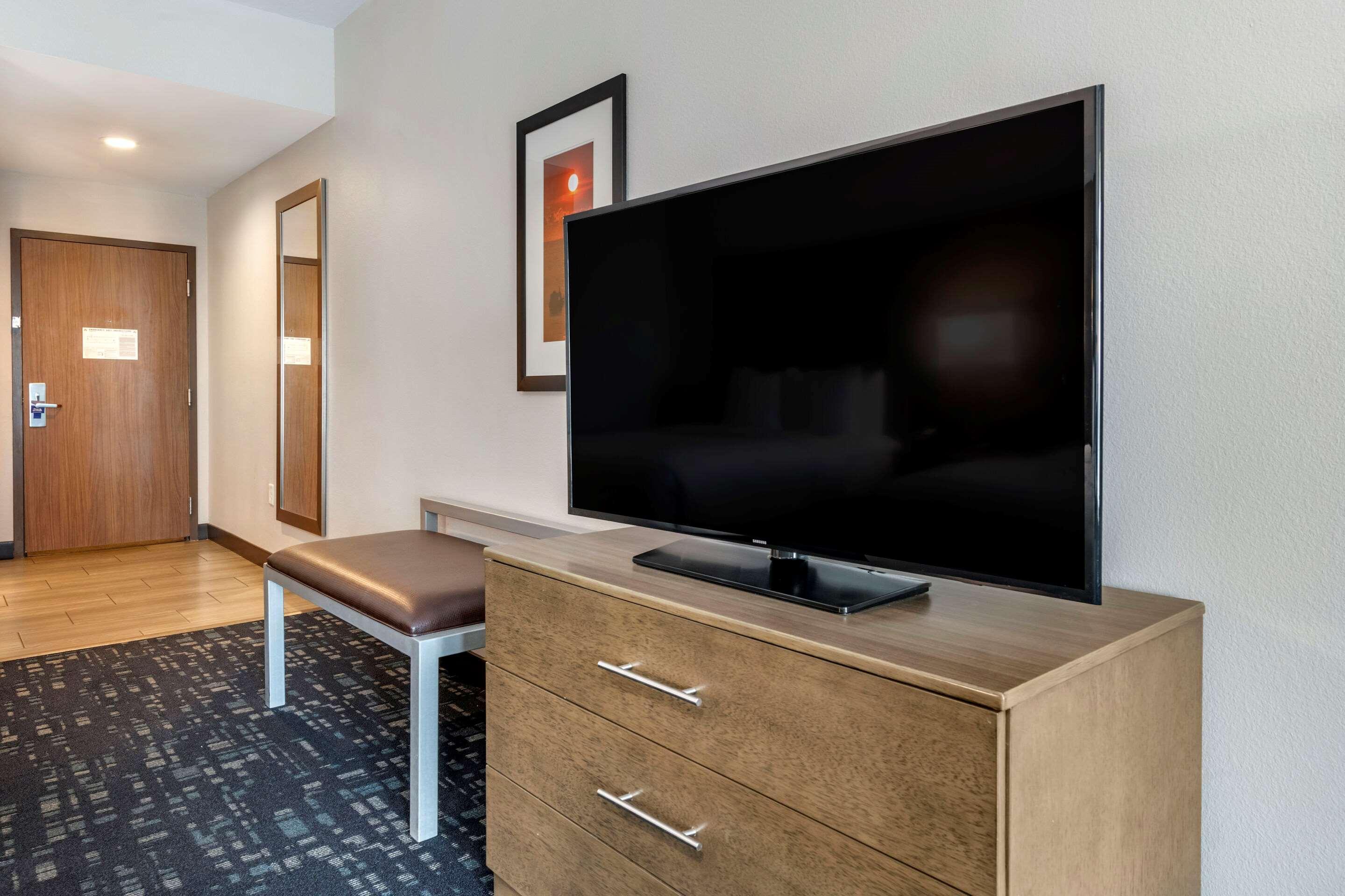 Comfort Lauderdale Airport & Cruise Port Hotel
