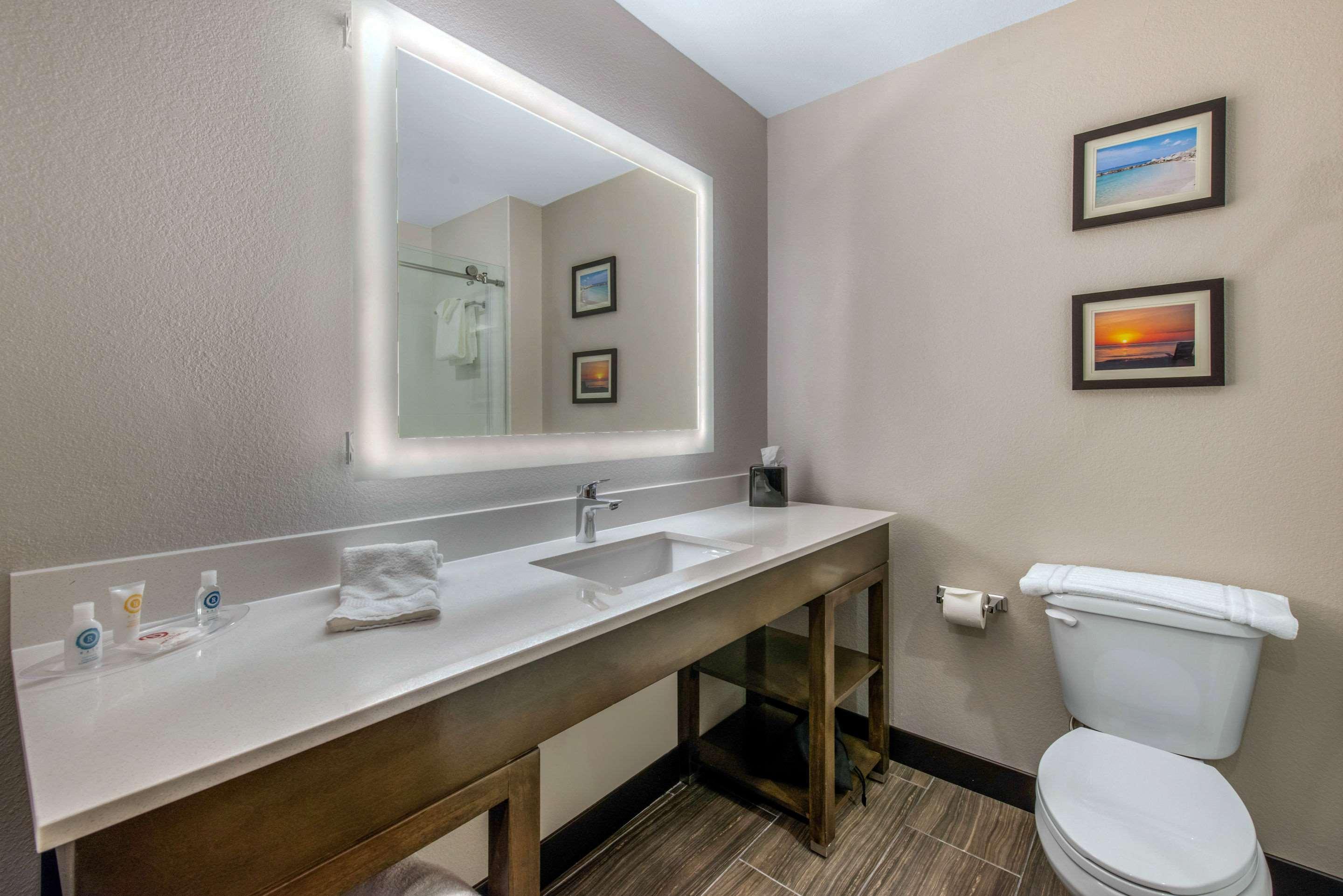Comfort Lauderdale Airport & Cruise Port Dania Beach