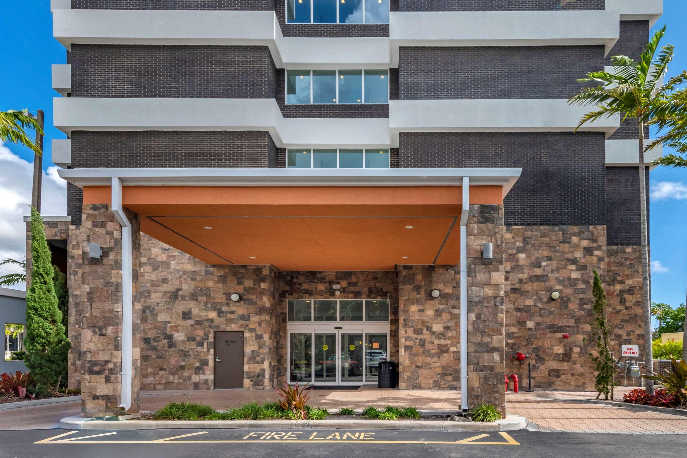 Hotel Comfort Lauderdale Airport & Cruise Port Dania Beach