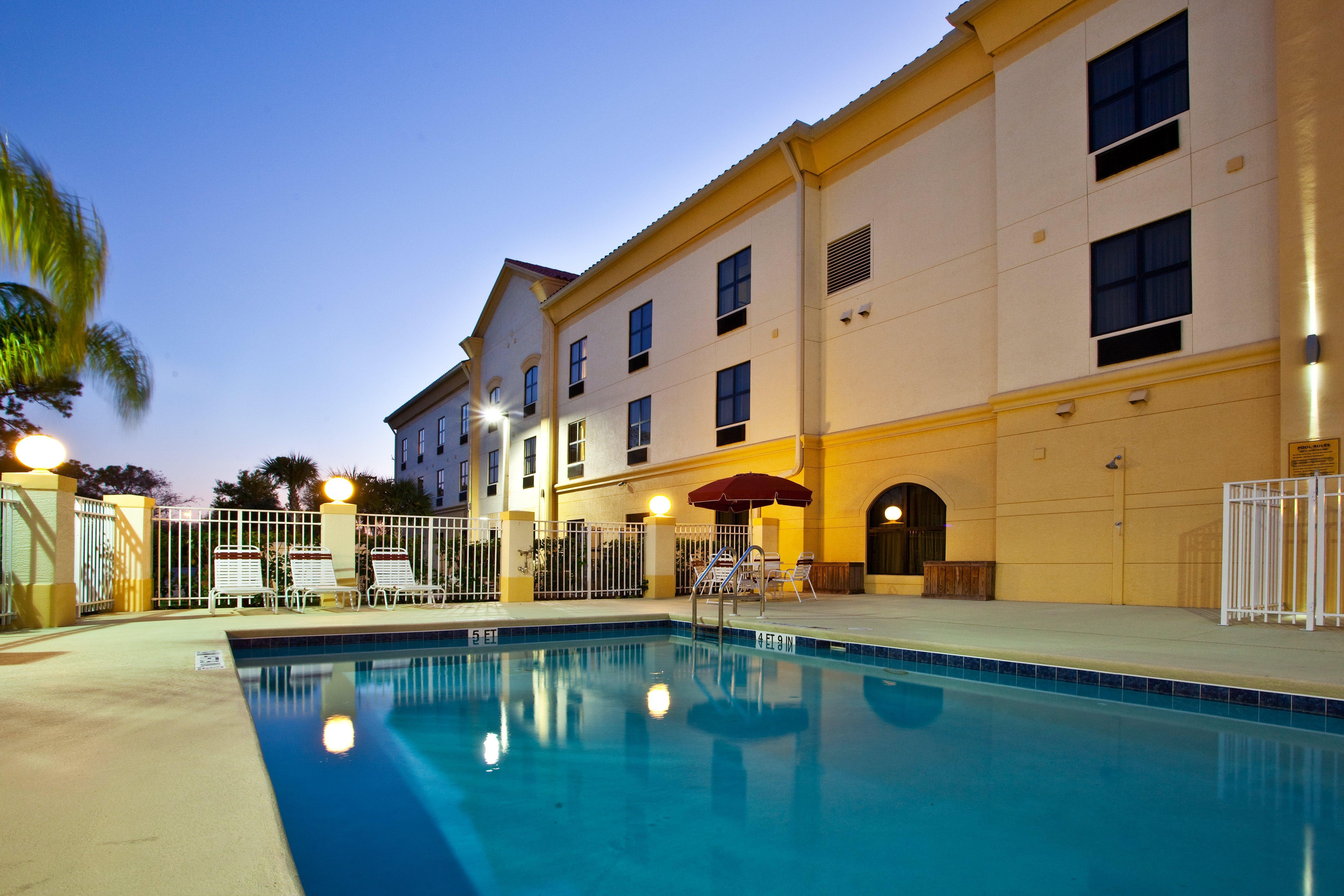 Hotel Express Stuart By Ihg