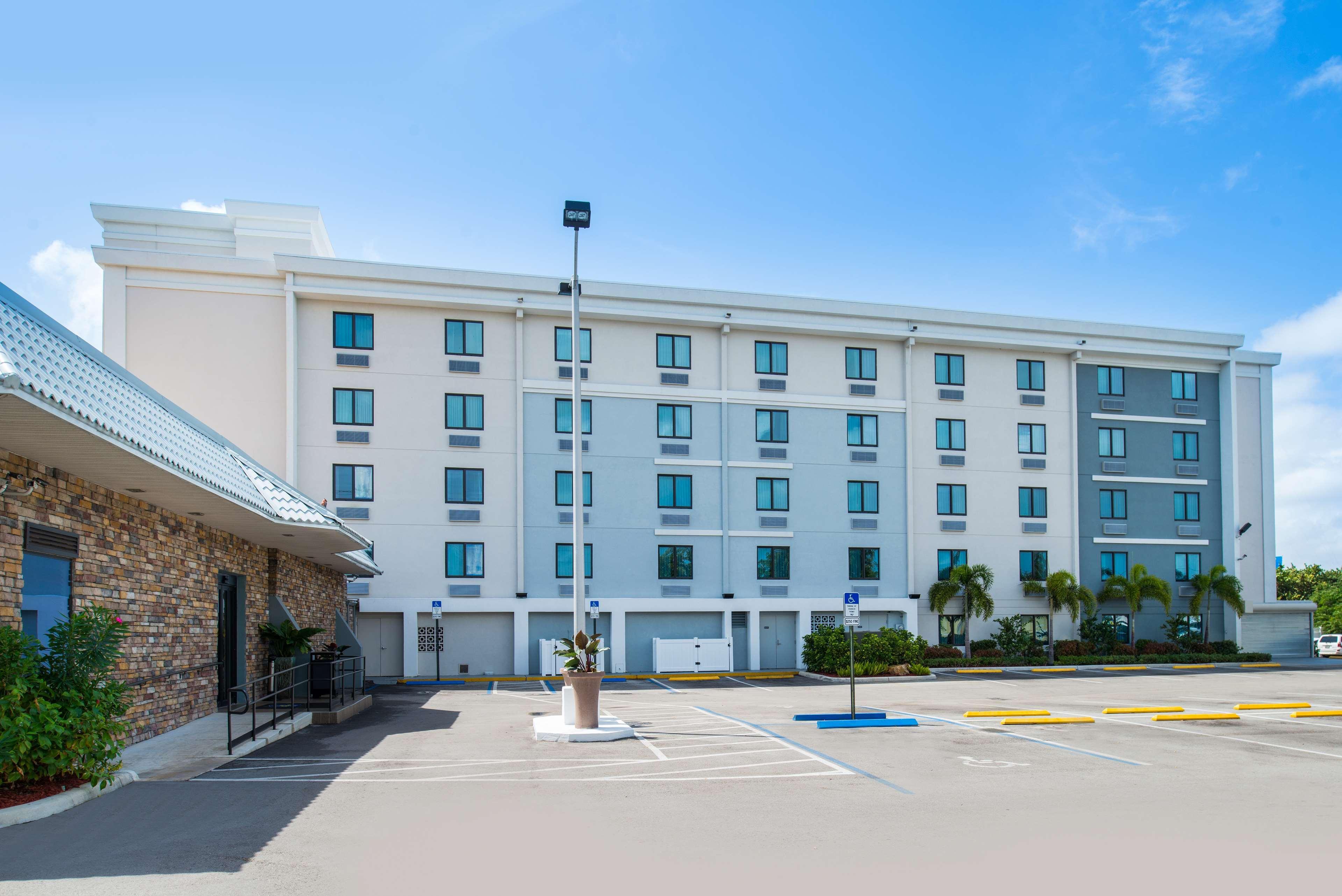 Western Hollywood/aventura Pembroke Park