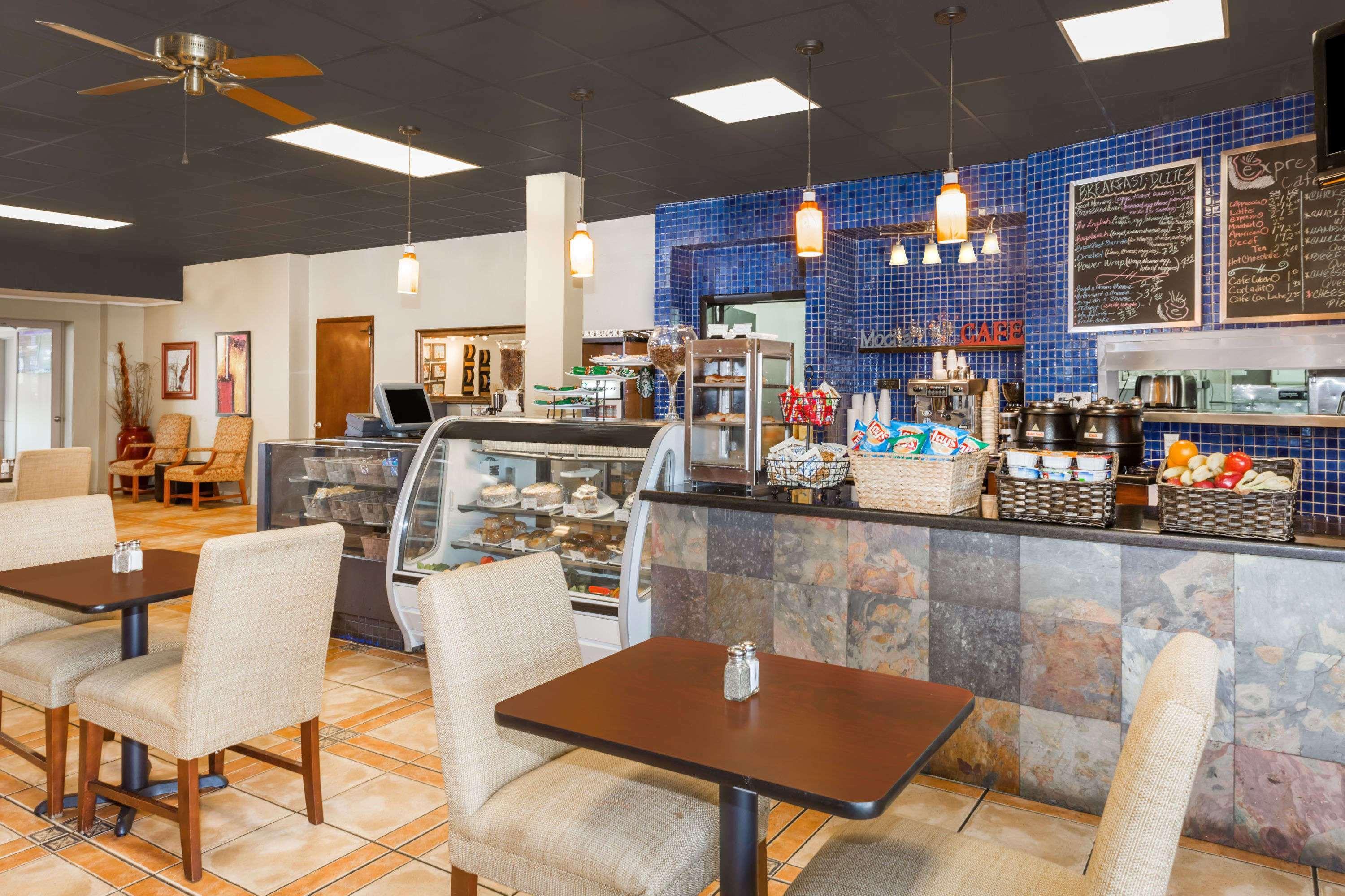 Hotel Days By Wyndham Miami Airport North Miami Springs