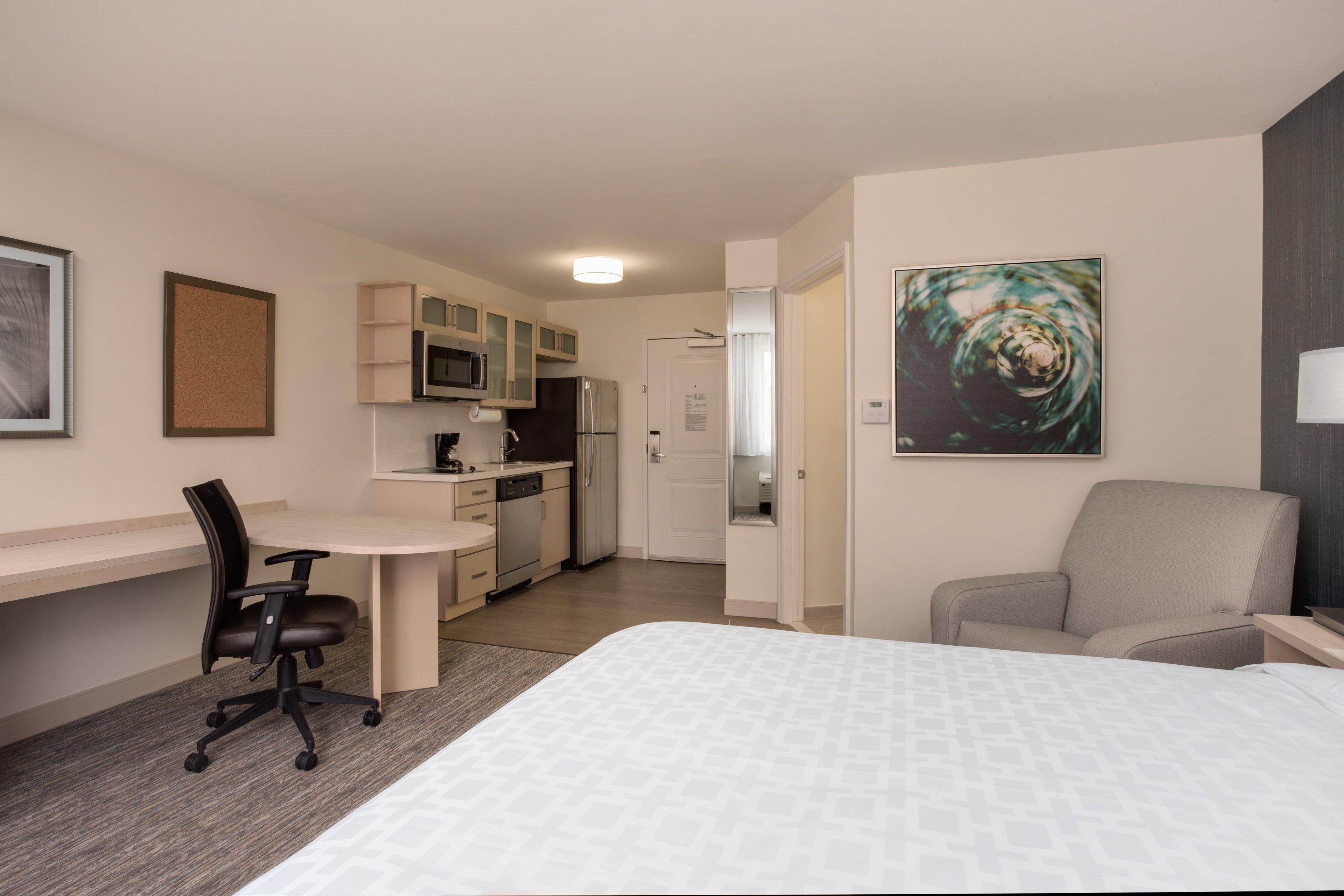 Candlewood Miami Intl Airport - 36th St By Ihg Hotel Miami Springs