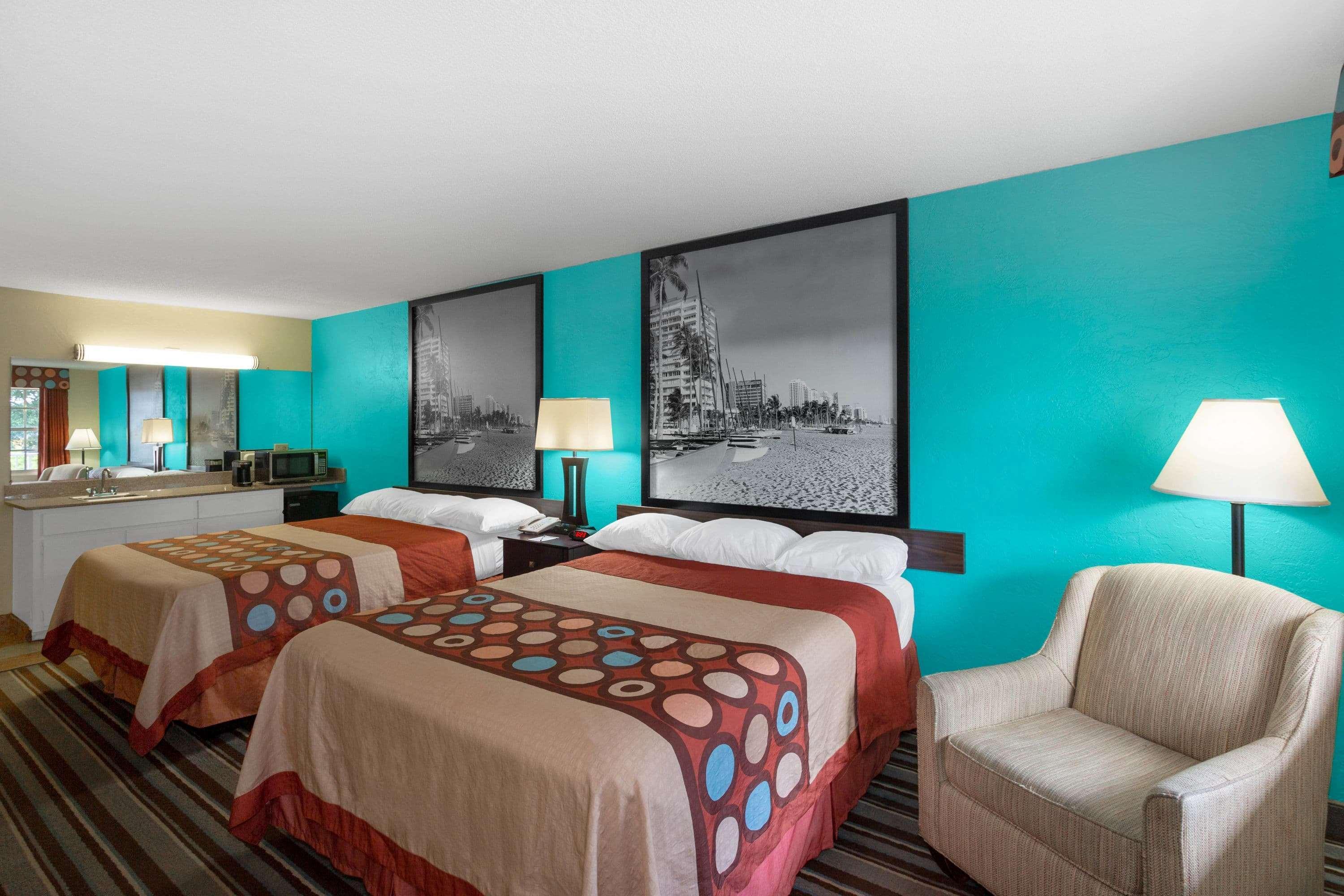 Super 8 By Wyndham Sarasota Area 2*