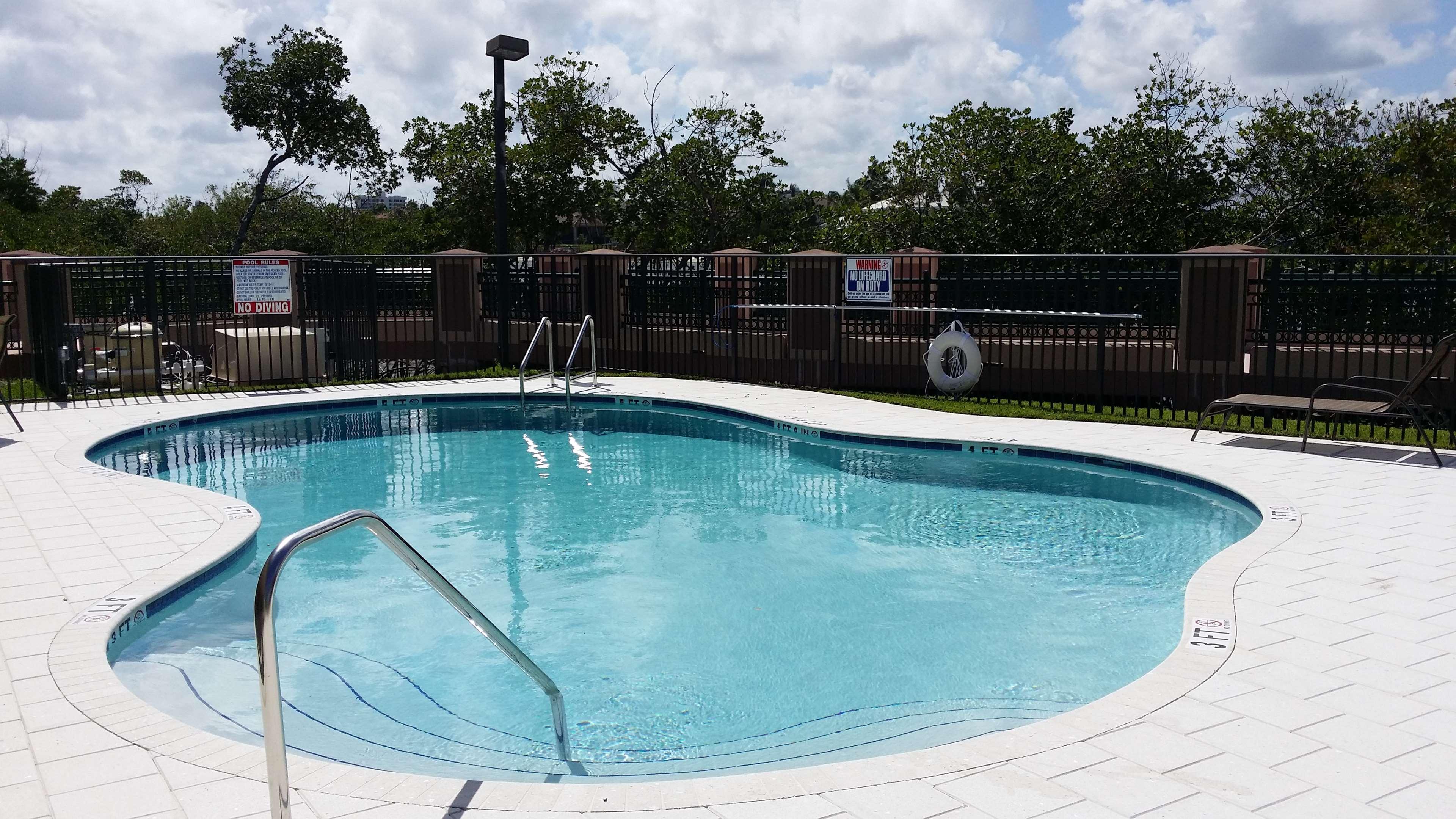 Western Intracoastal Hotel