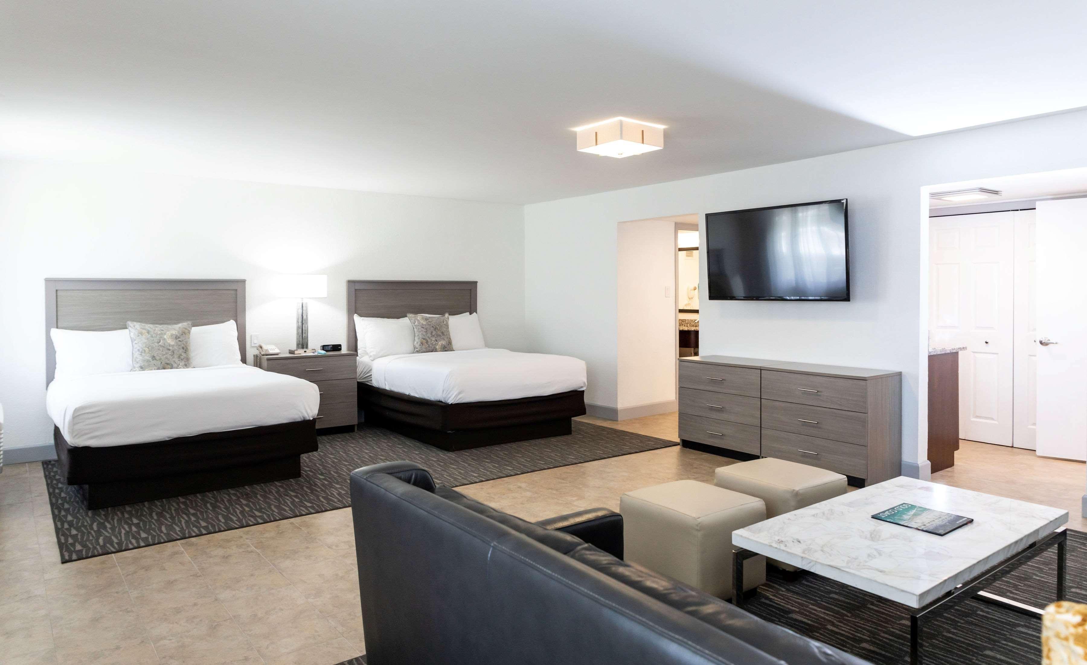 Western Palm Lakes 3*