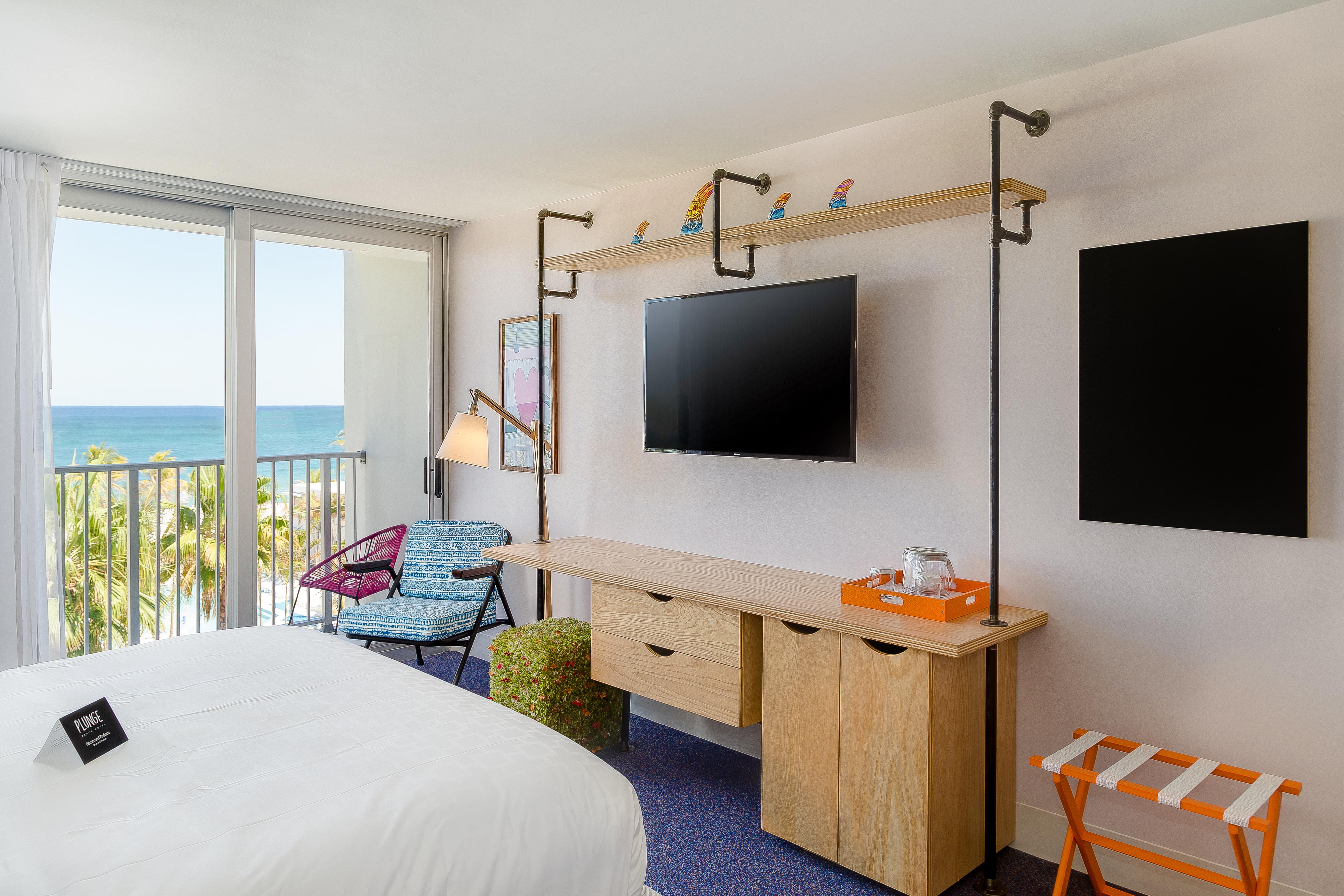 Plunge Hotel 4*