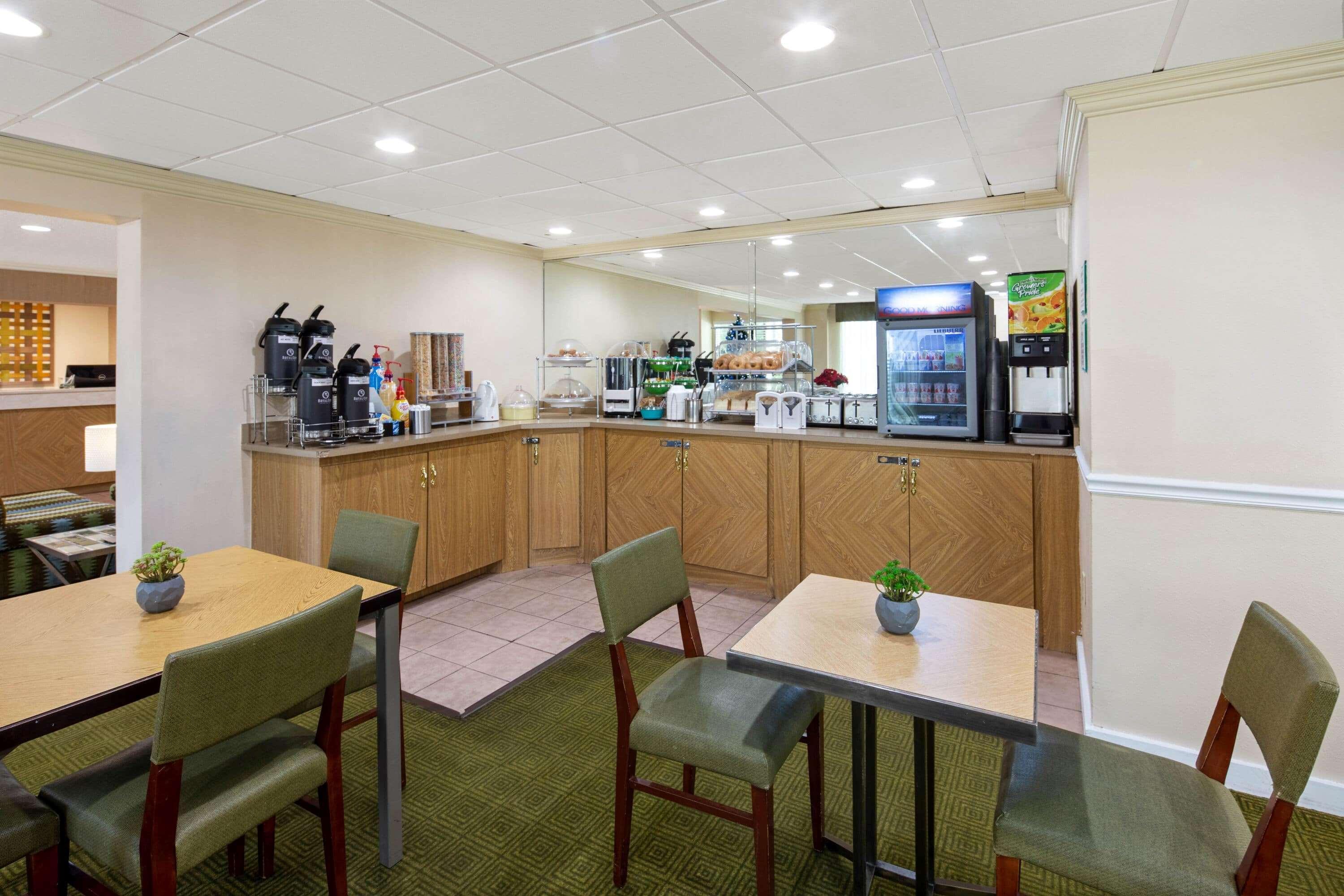 La Quinta & By Wyndham Sawgrass