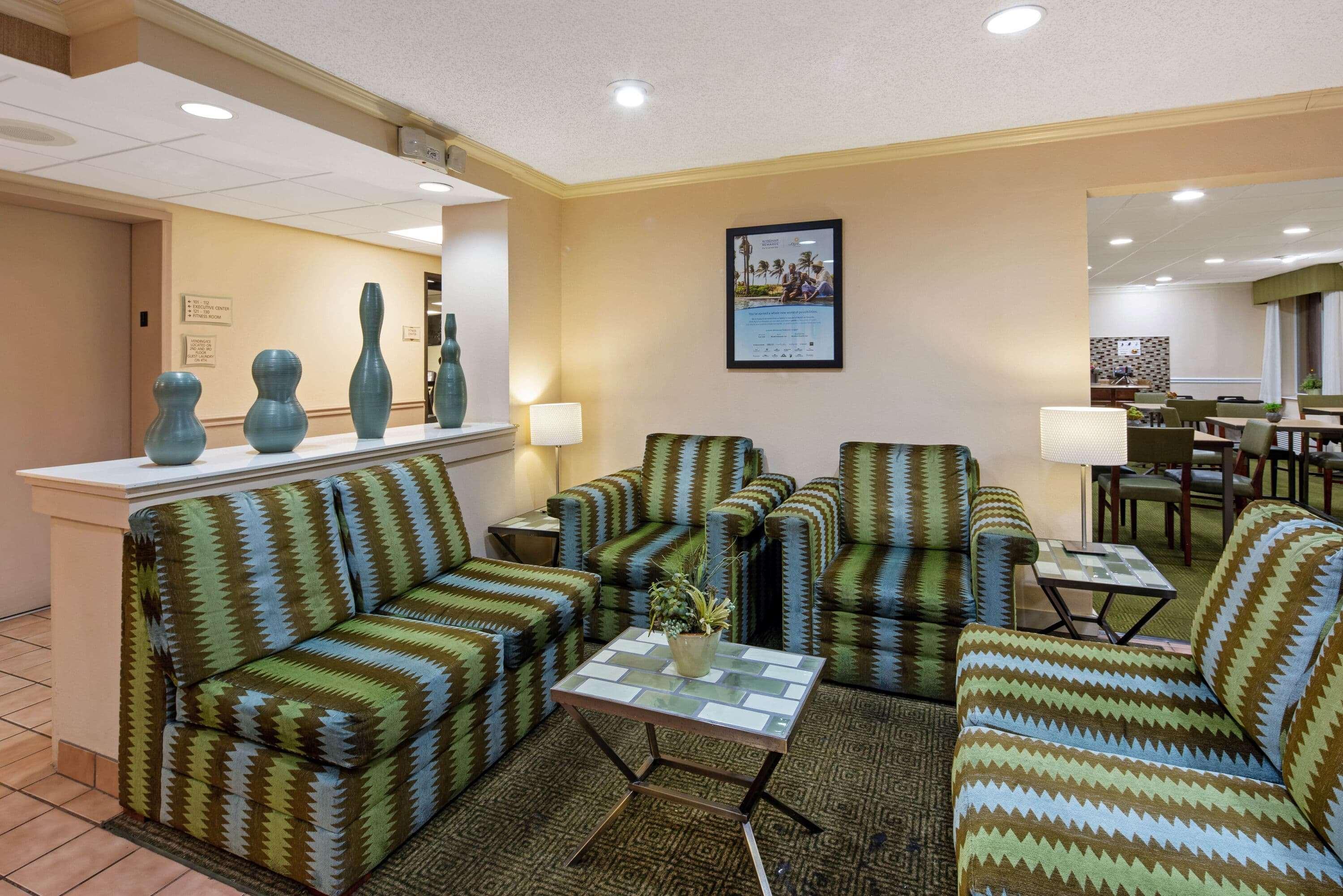 La Quinta & By Wyndham Sawgrass Hotel