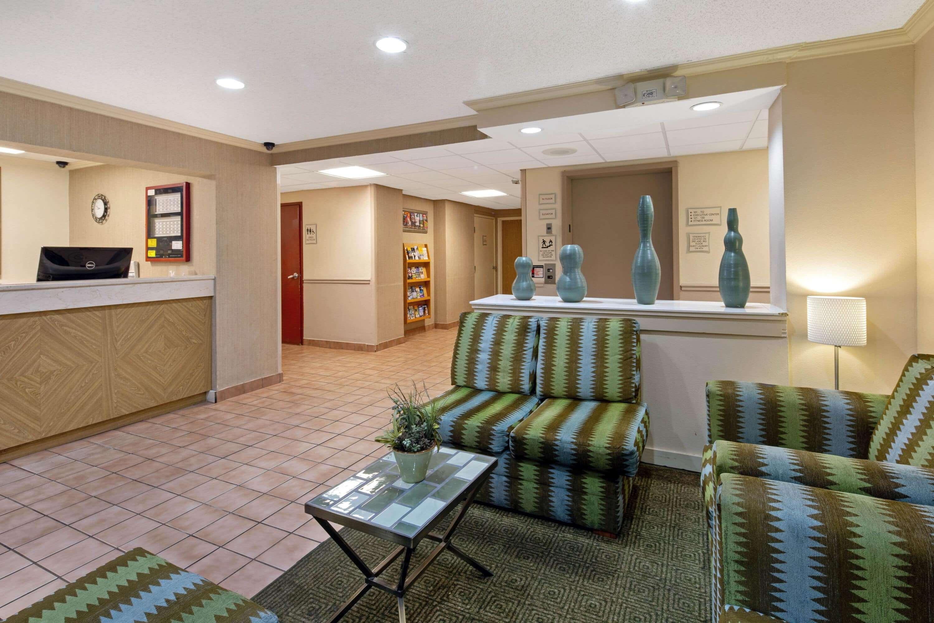 La Quinta & By Wyndham Sawgrass Sunrise